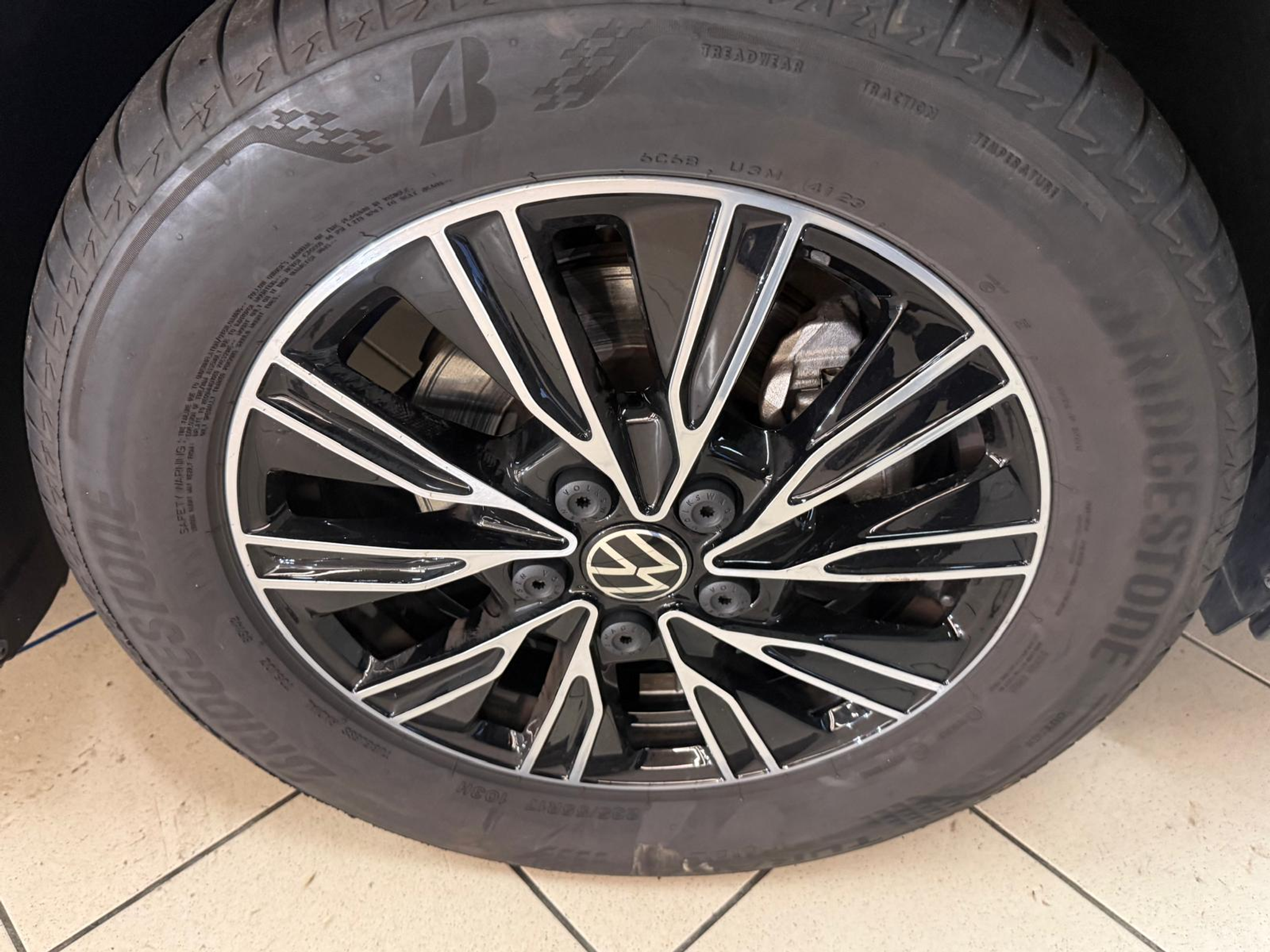 listing desktop thumbnail image 4