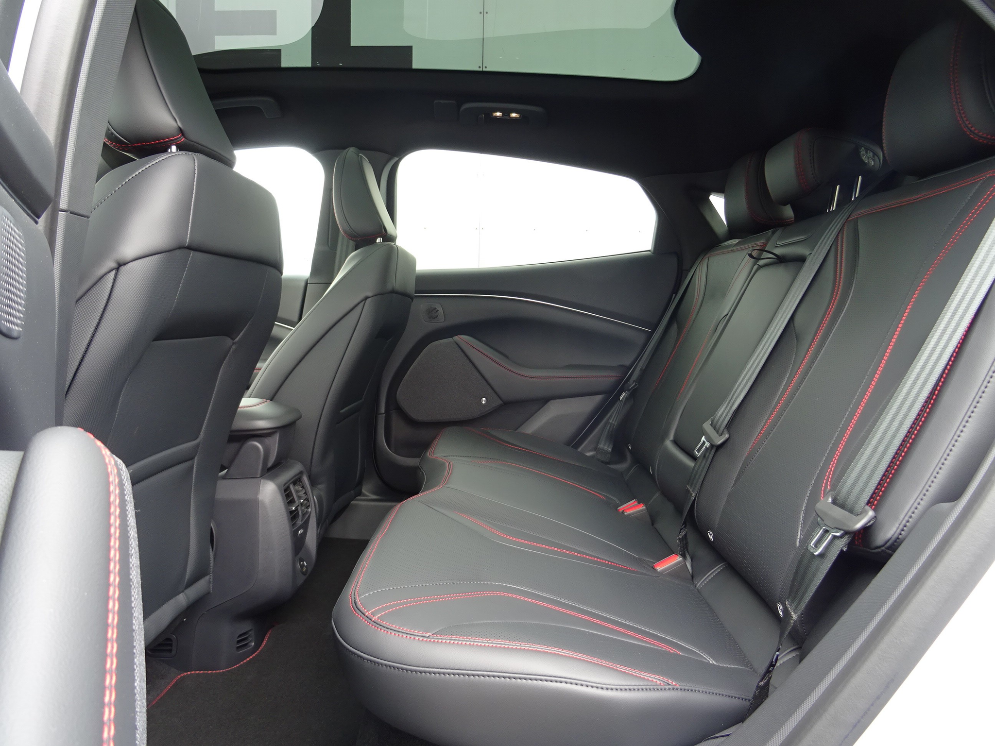 listing desktop thumbnail image 6