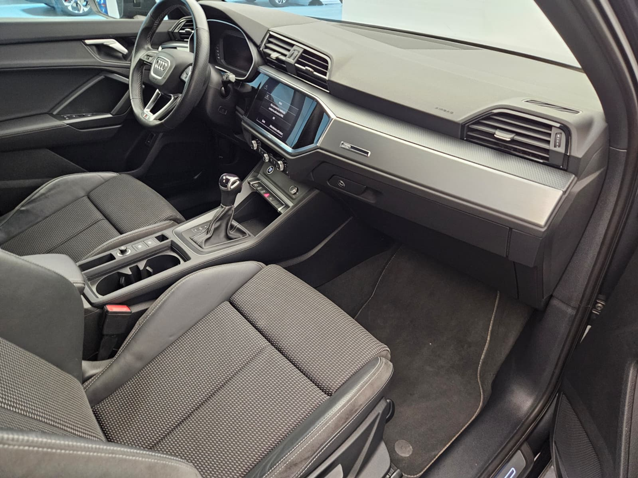 listing desktop thumbnail image 11