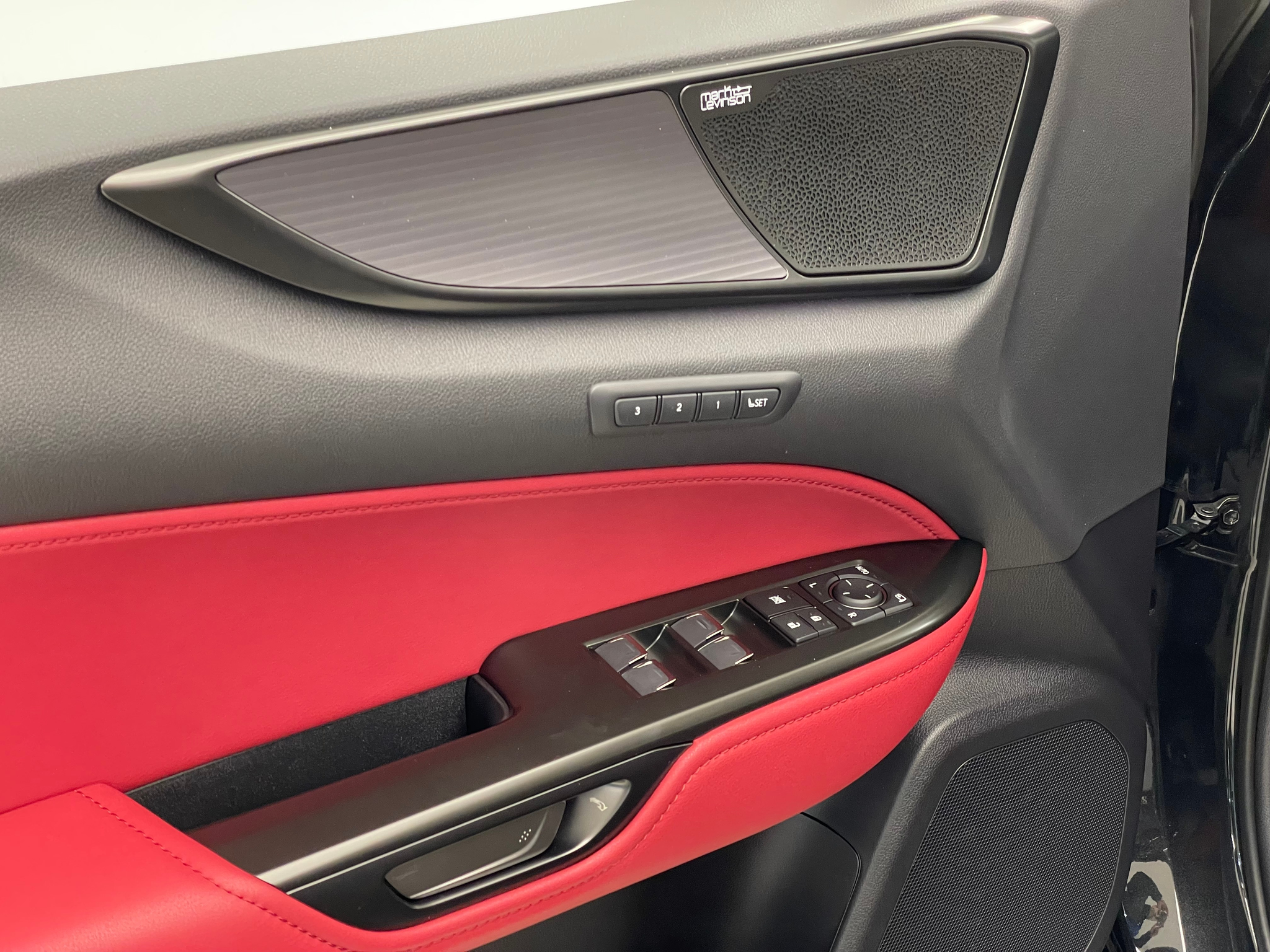 listing desktop thumbnail image 14