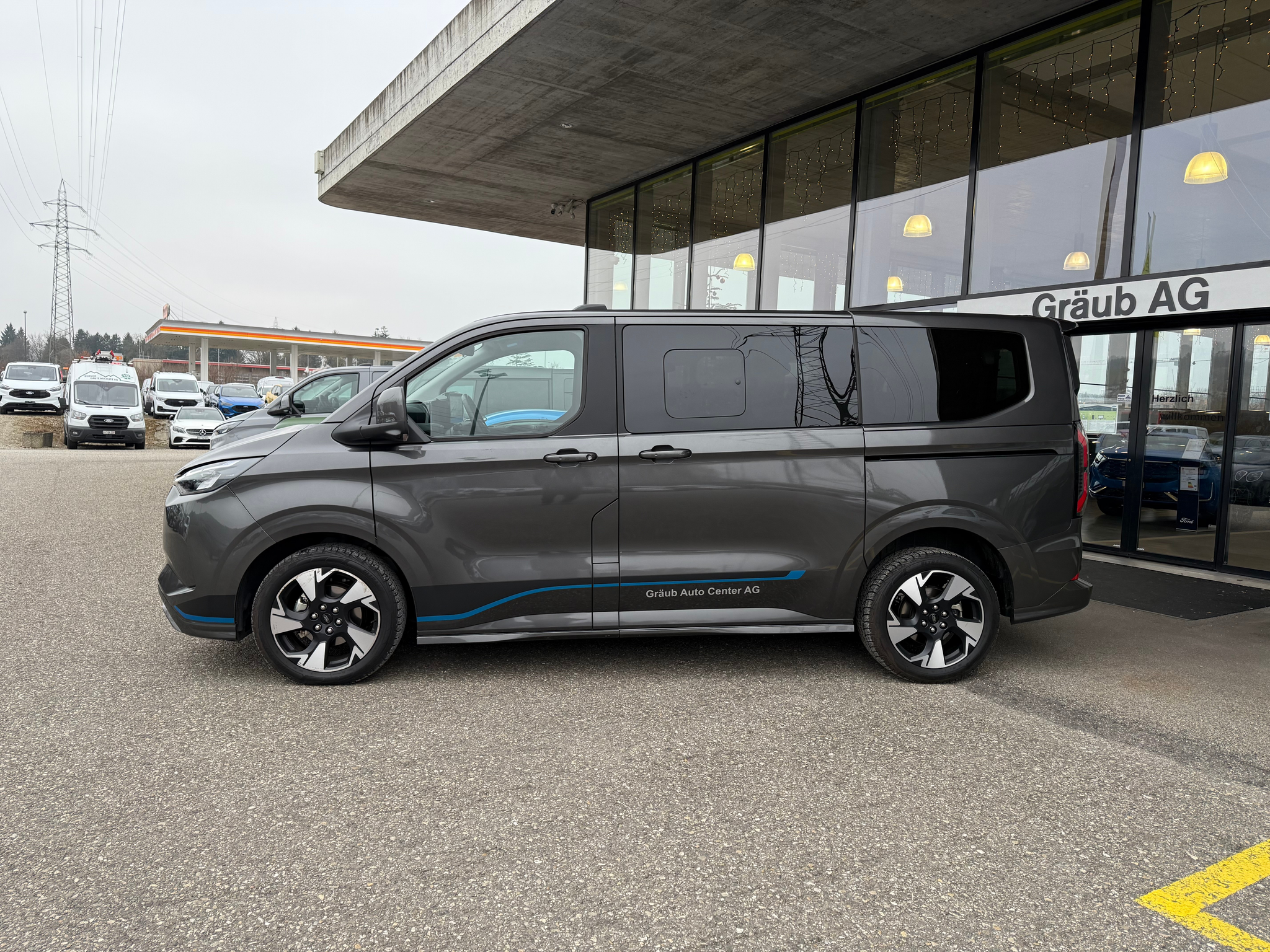 listing desktop thumbnail image 4