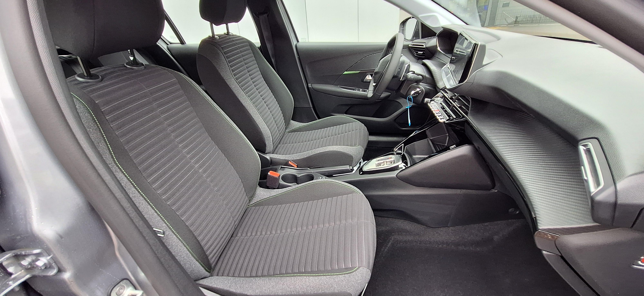 listing desktop thumbnail image 6