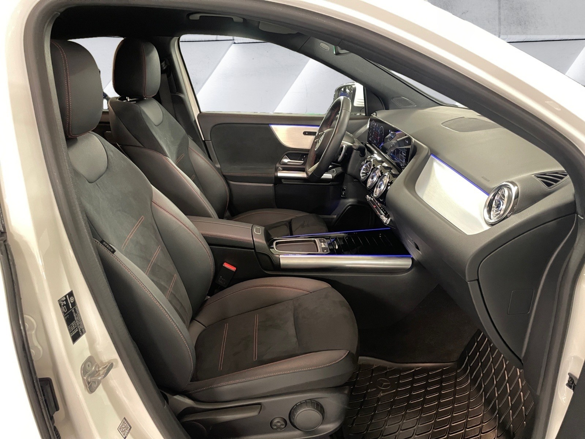 listing desktop thumbnail image 13