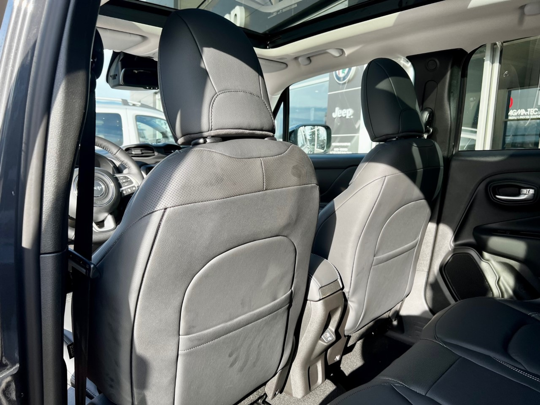 listing desktop thumbnail image 10