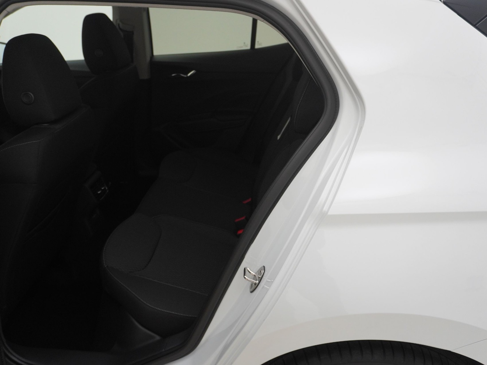 listing desktop thumbnail image 14