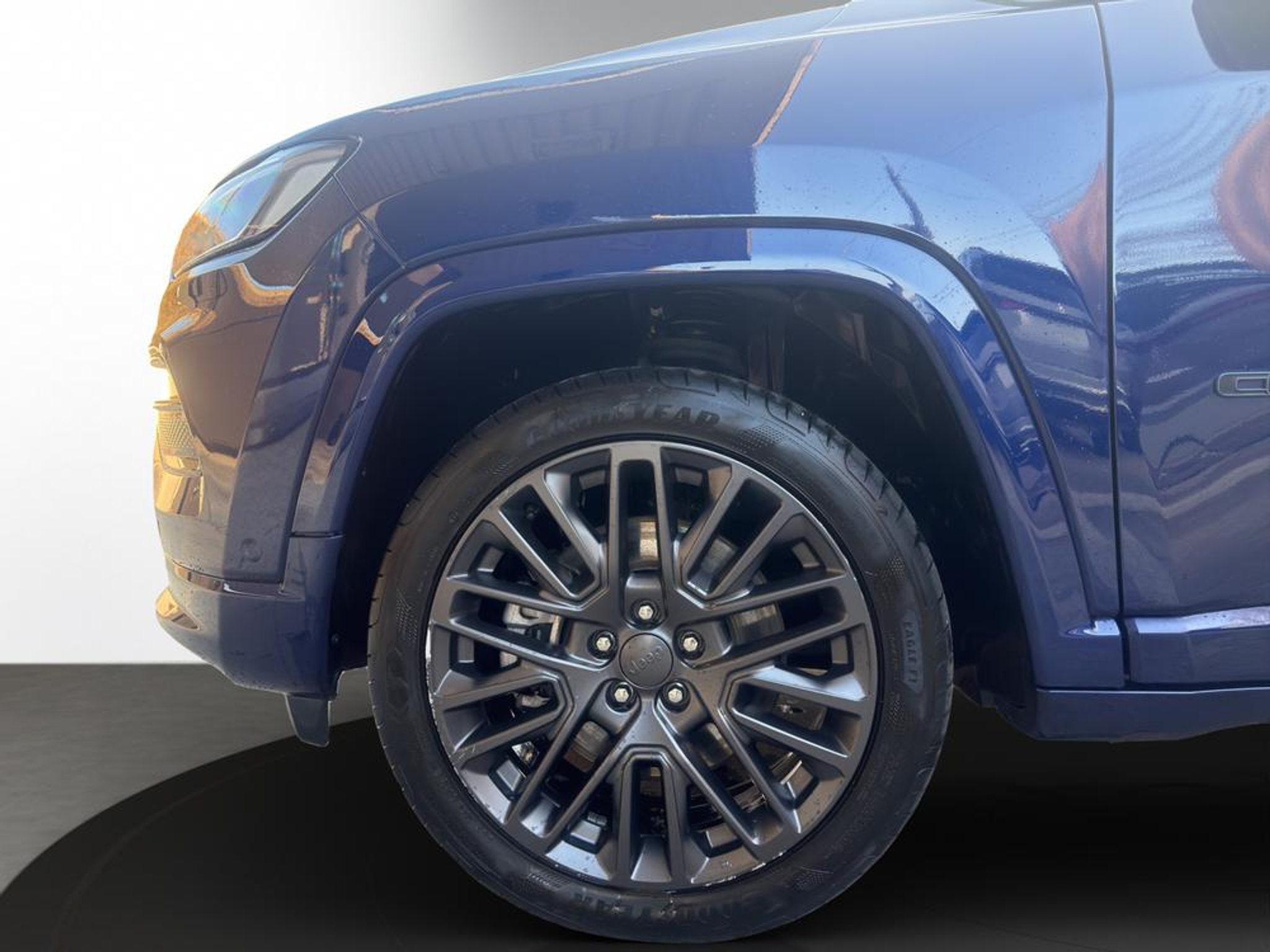 listing desktop thumbnail image 5