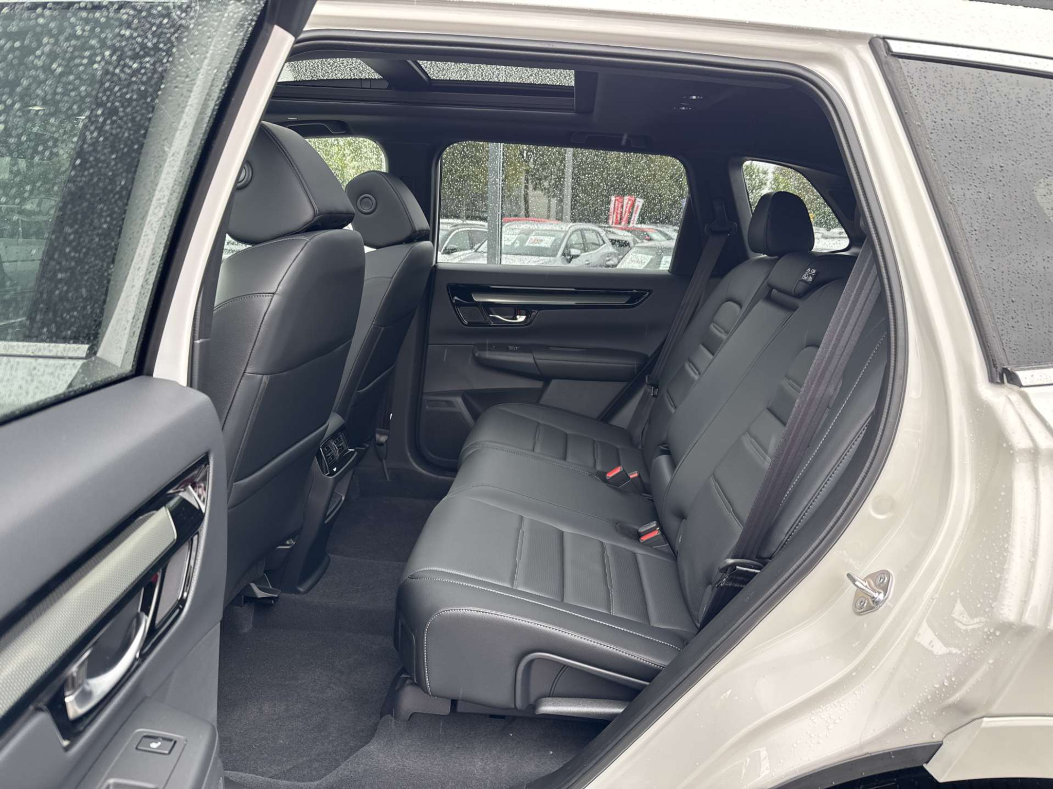 listing desktop thumbnail image 6