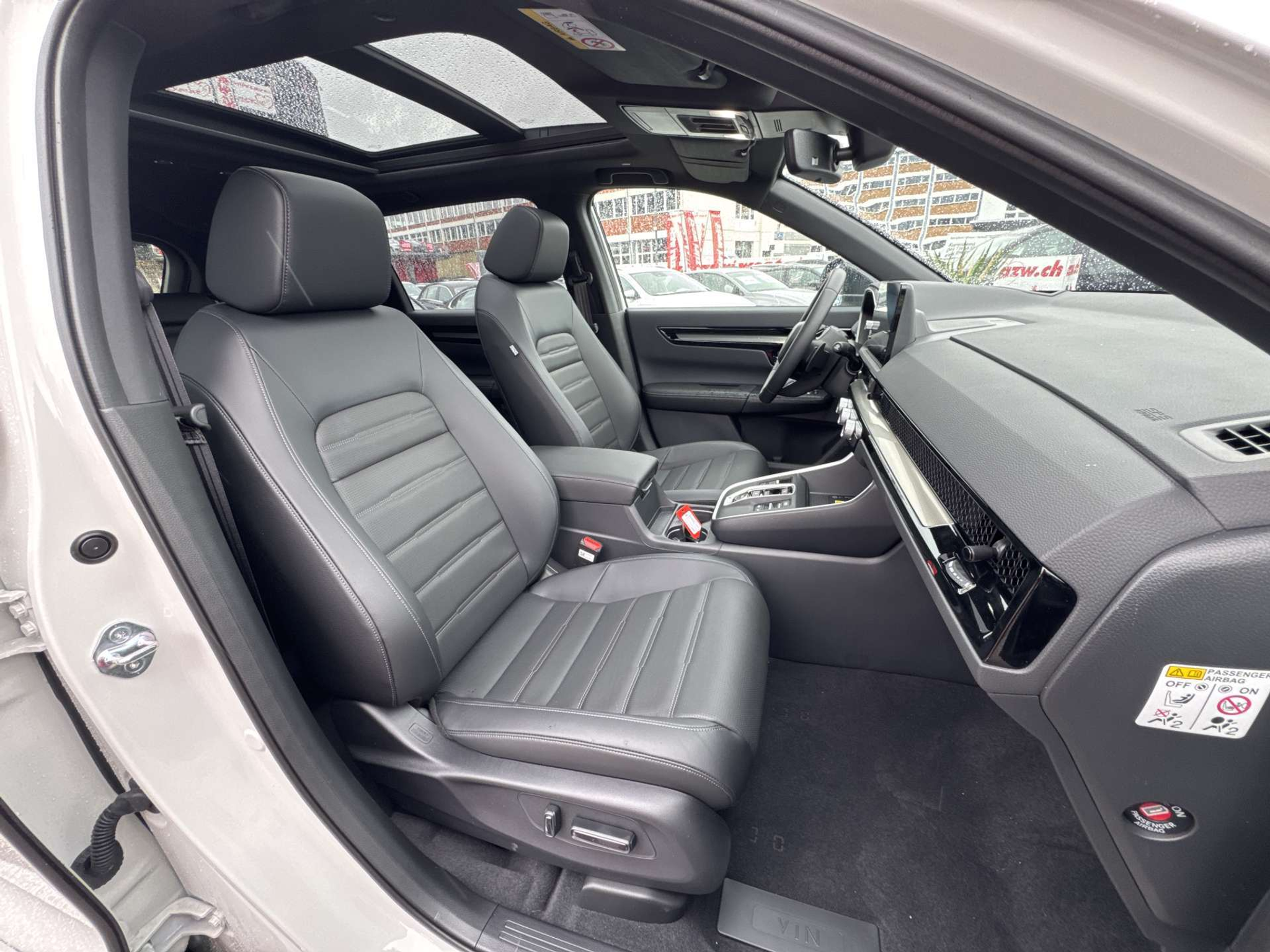 listing desktop thumbnail image 12