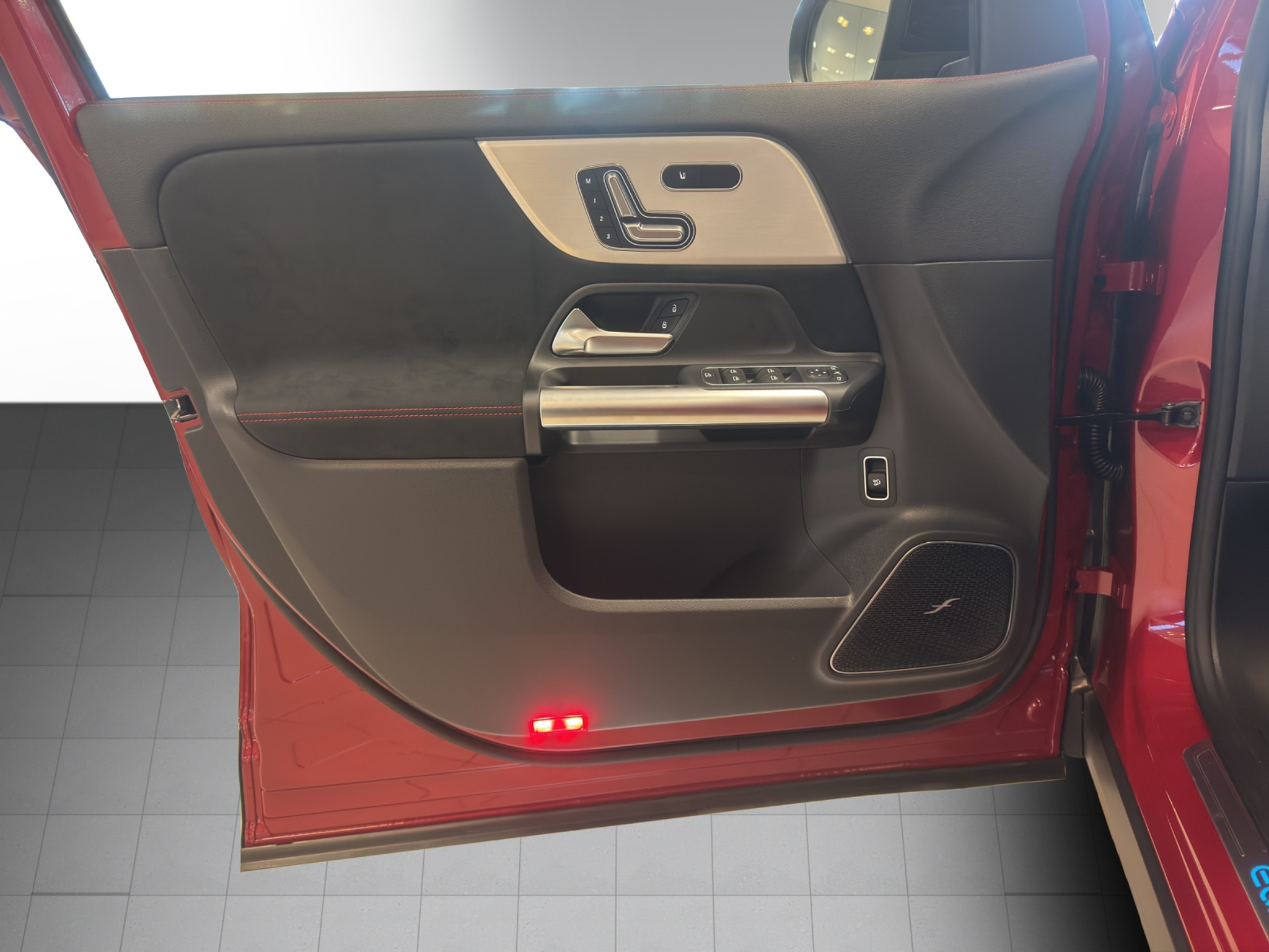 listing desktop thumbnail image 7