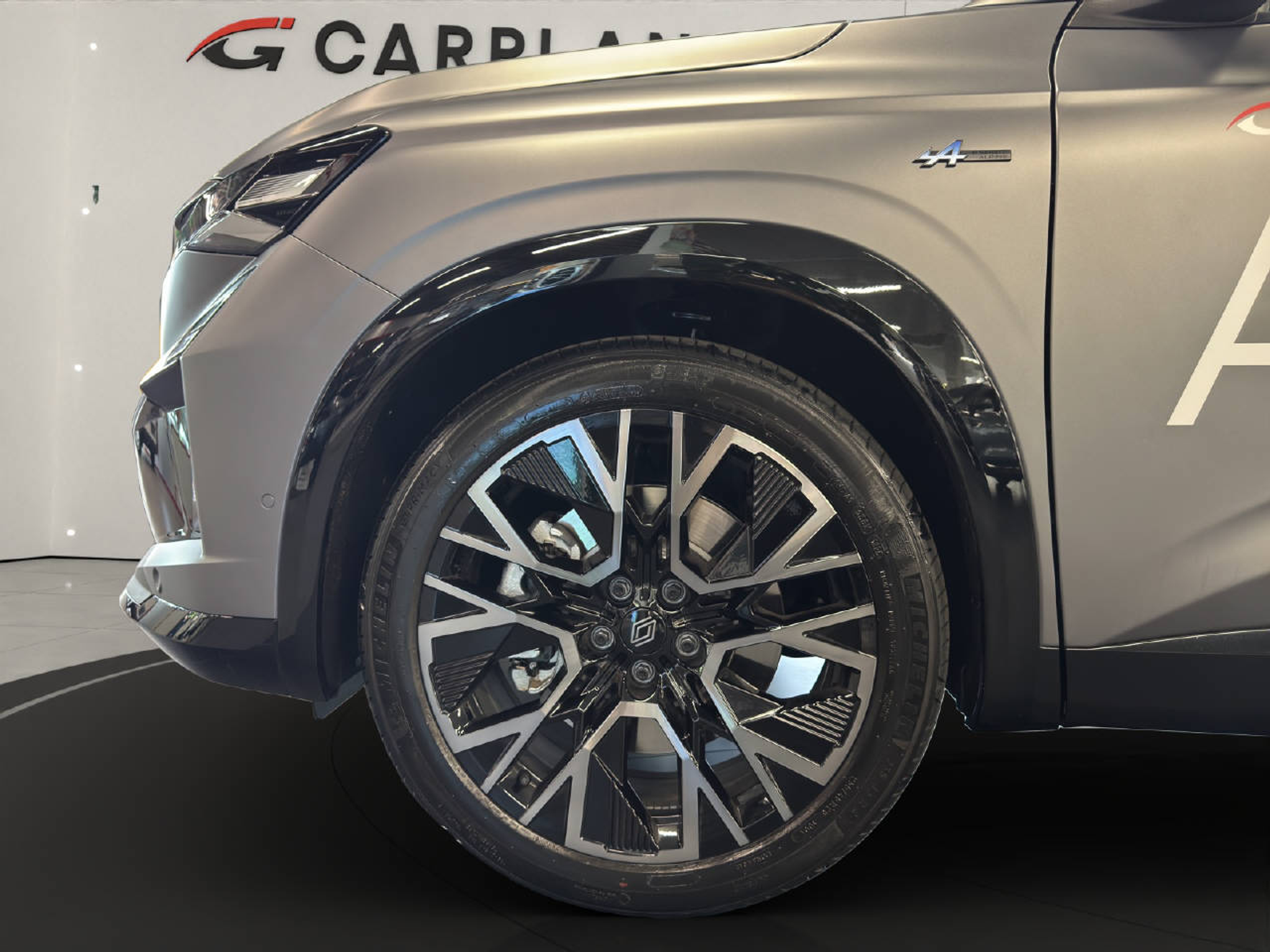 listing desktop thumbnail image 3