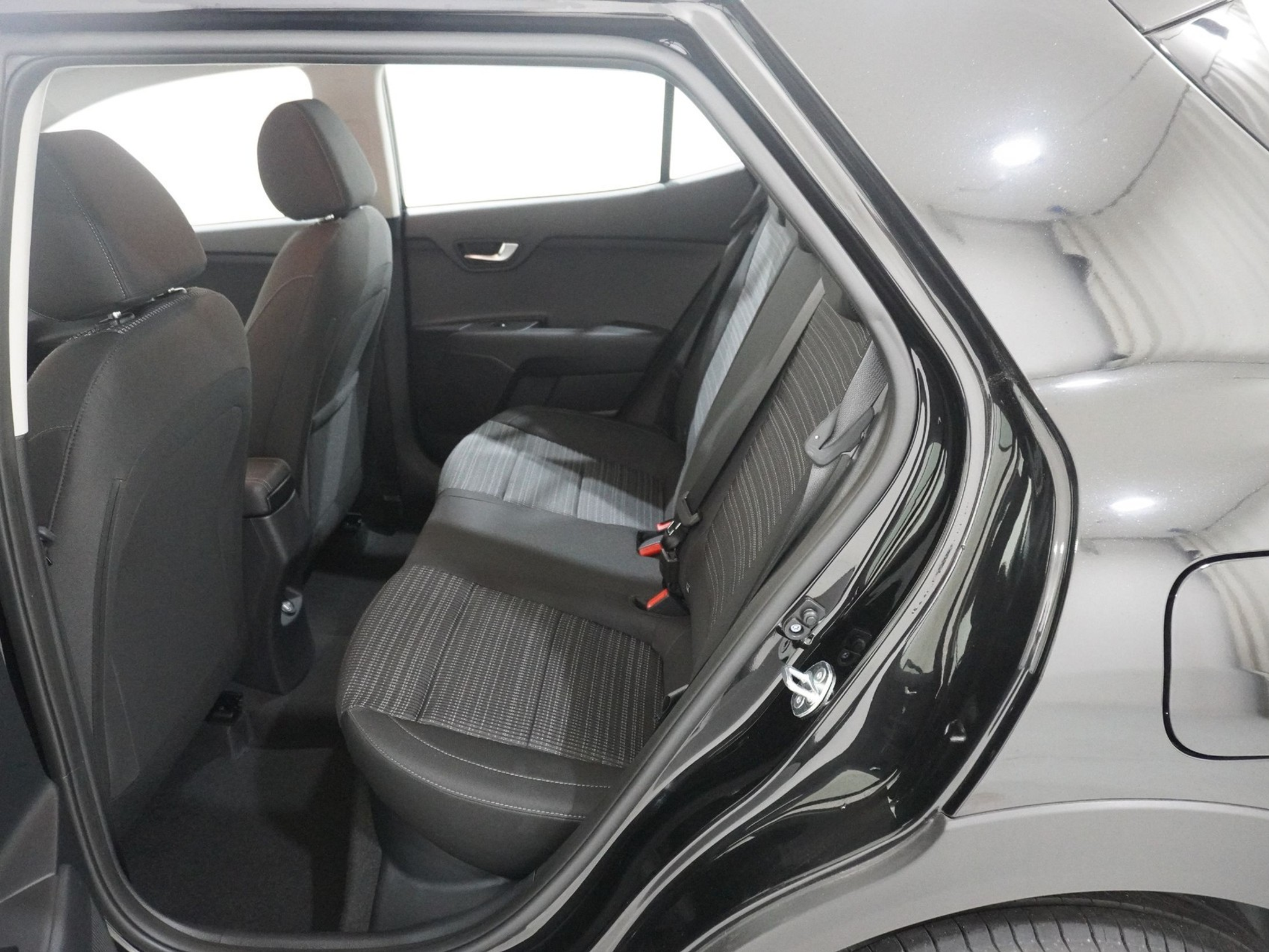 listing desktop thumbnail image 12