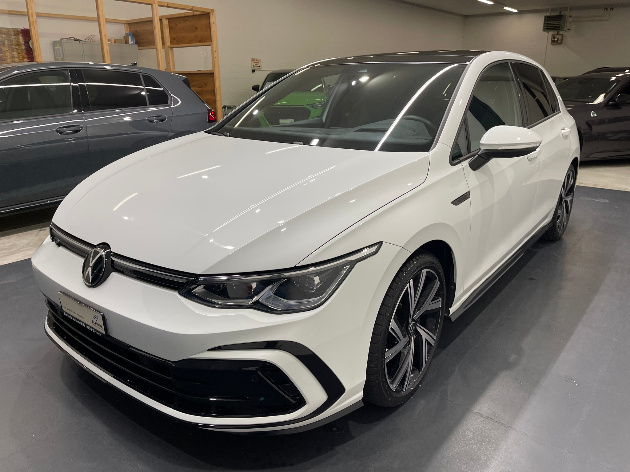 listing desktop thumbnail image 2