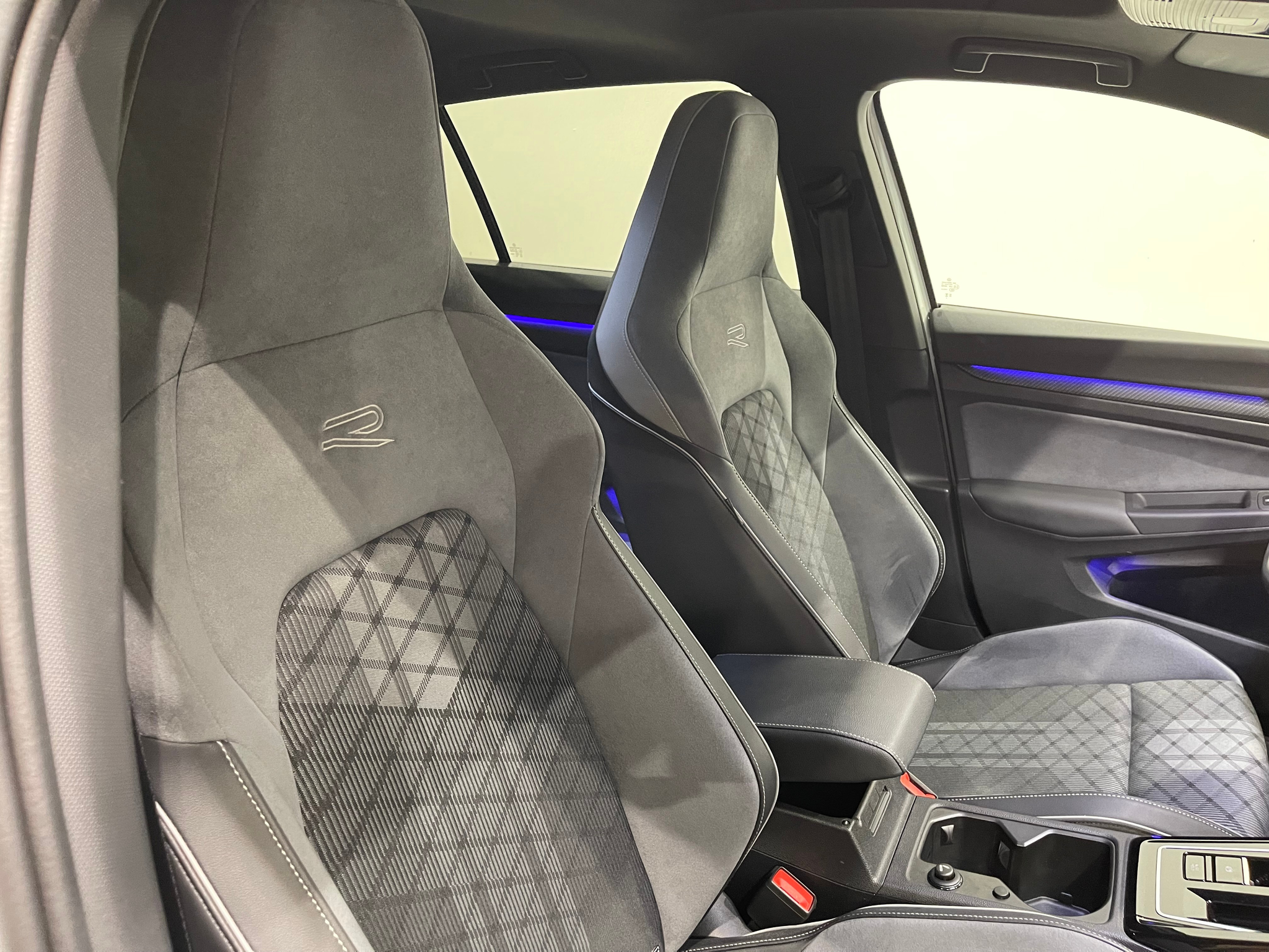 listing desktop thumbnail image 15