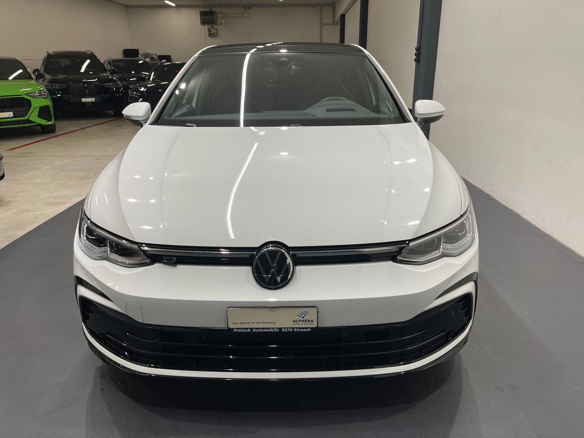 listing desktop thumbnail image 1