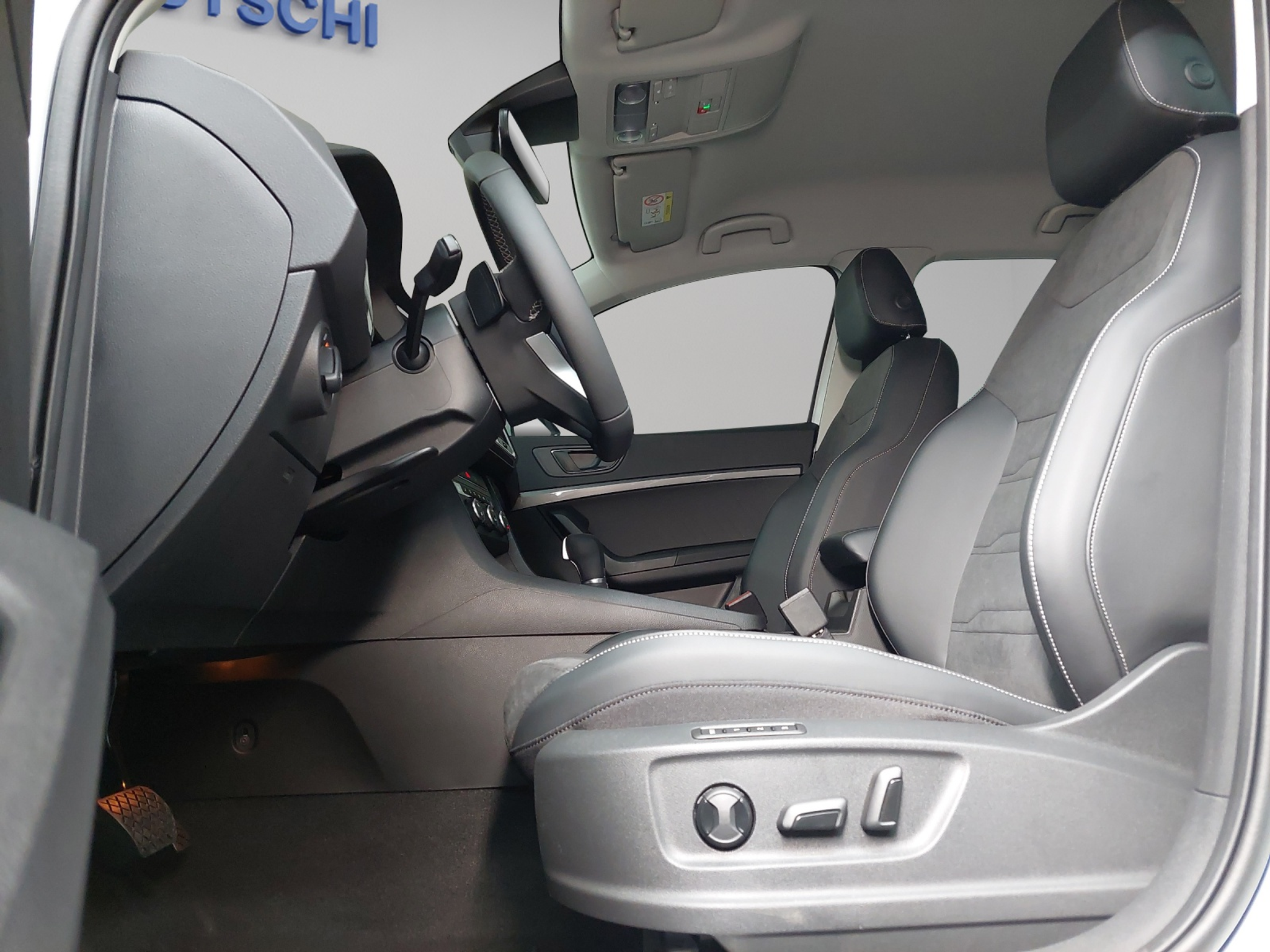 listing desktop thumbnail image 5