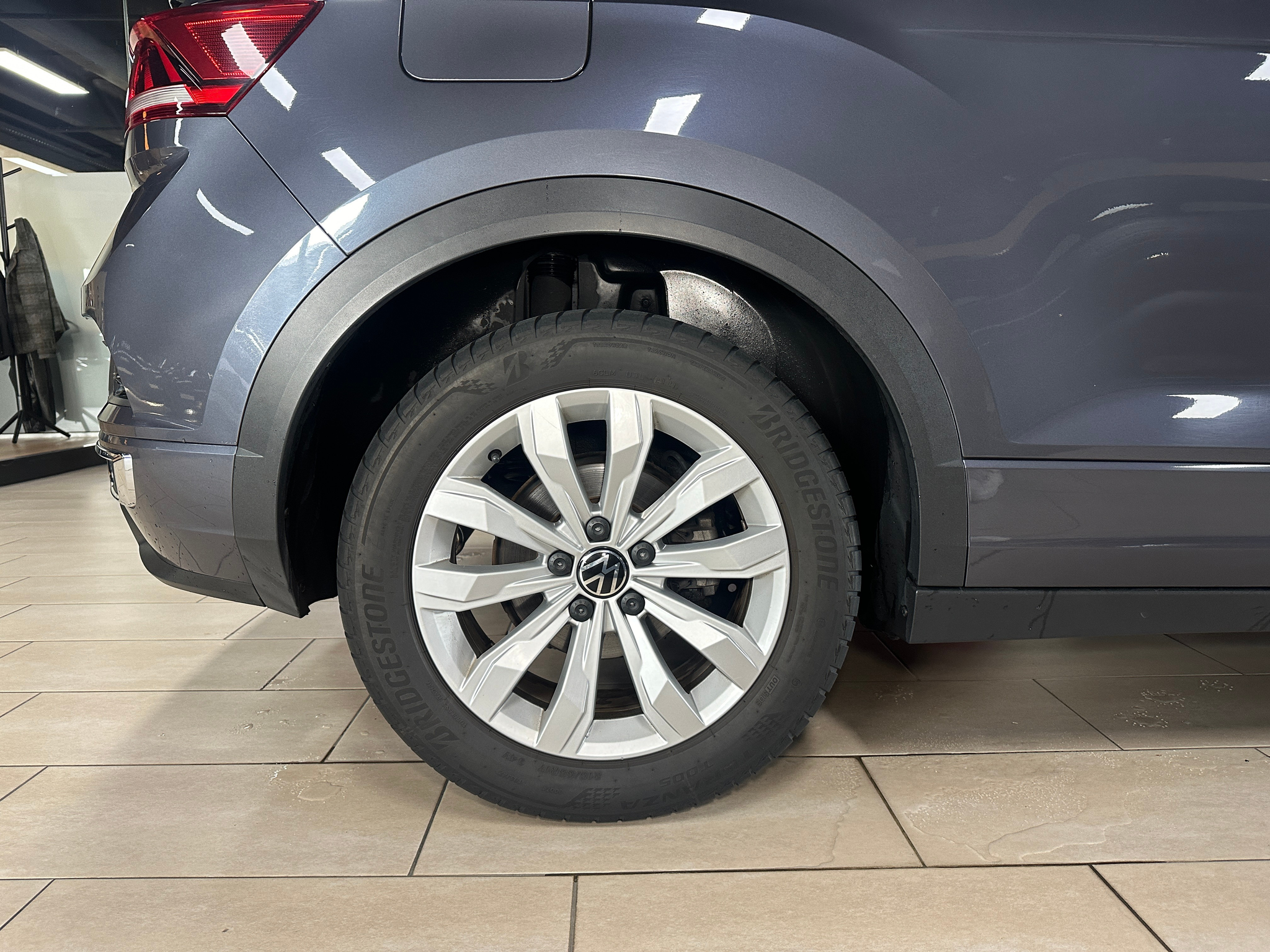 listing desktop thumbnail image 10