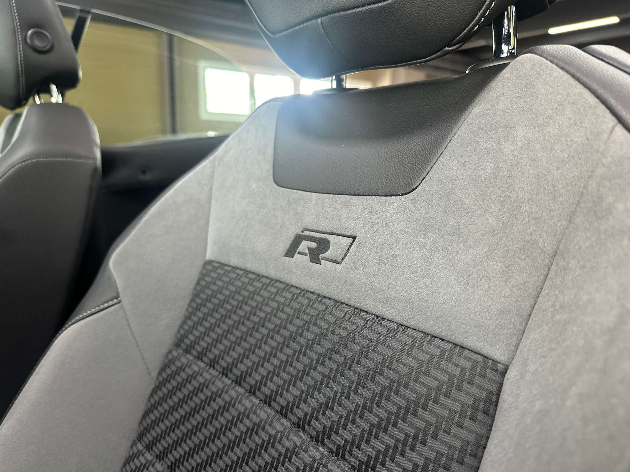 listing desktop thumbnail image 27