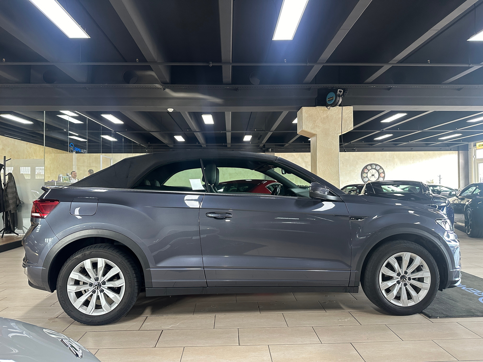 listing desktop thumbnail image 4