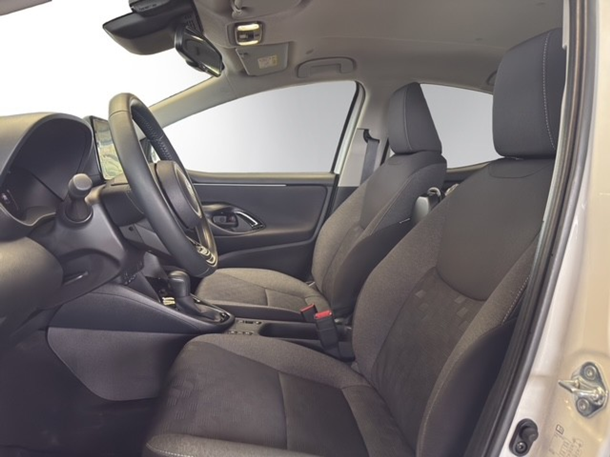 listing desktop thumbnail image 4