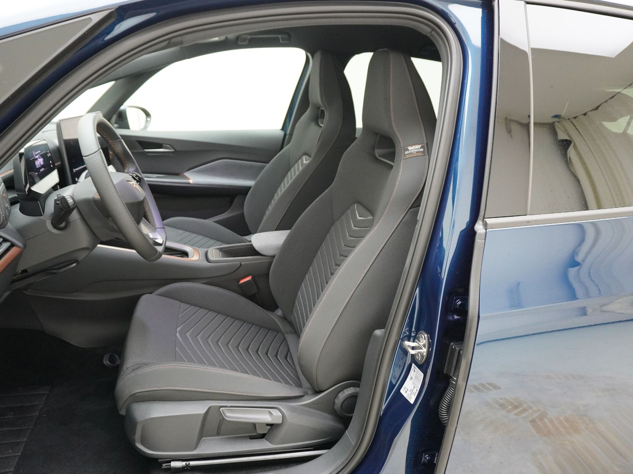 listing desktop thumbnail image 12