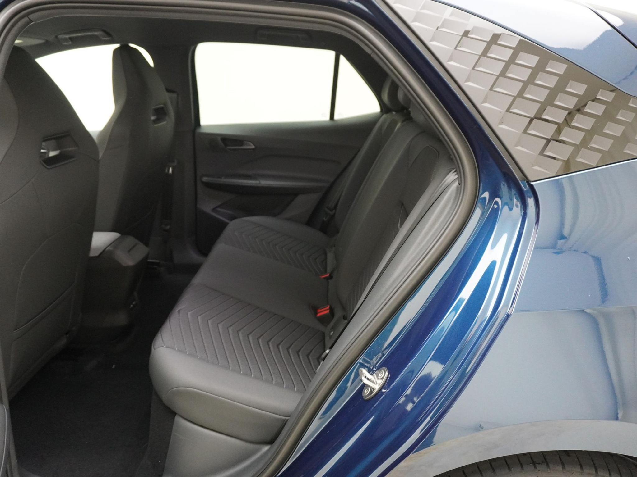 listing desktop thumbnail image 13