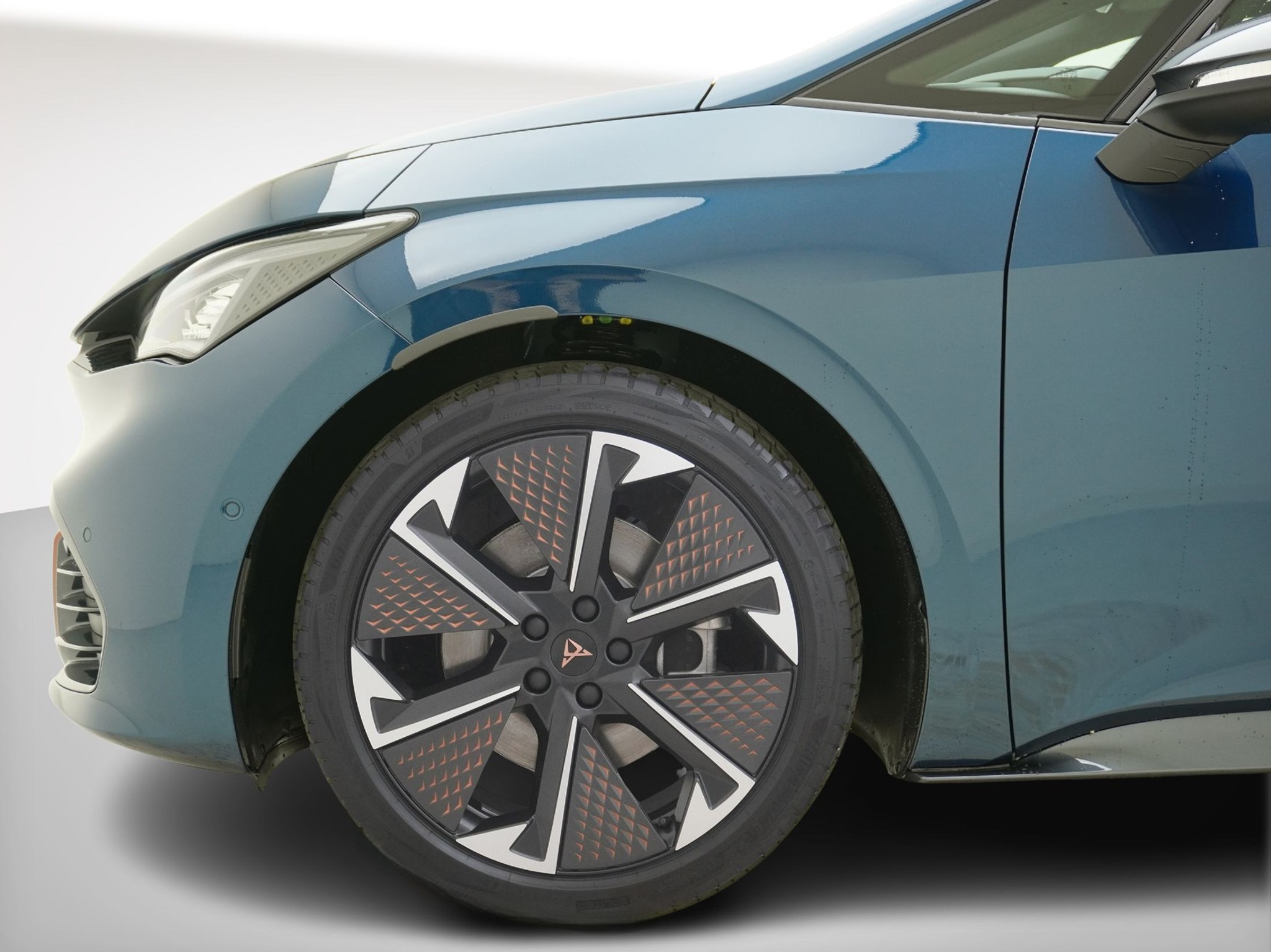 listing desktop thumbnail image 9