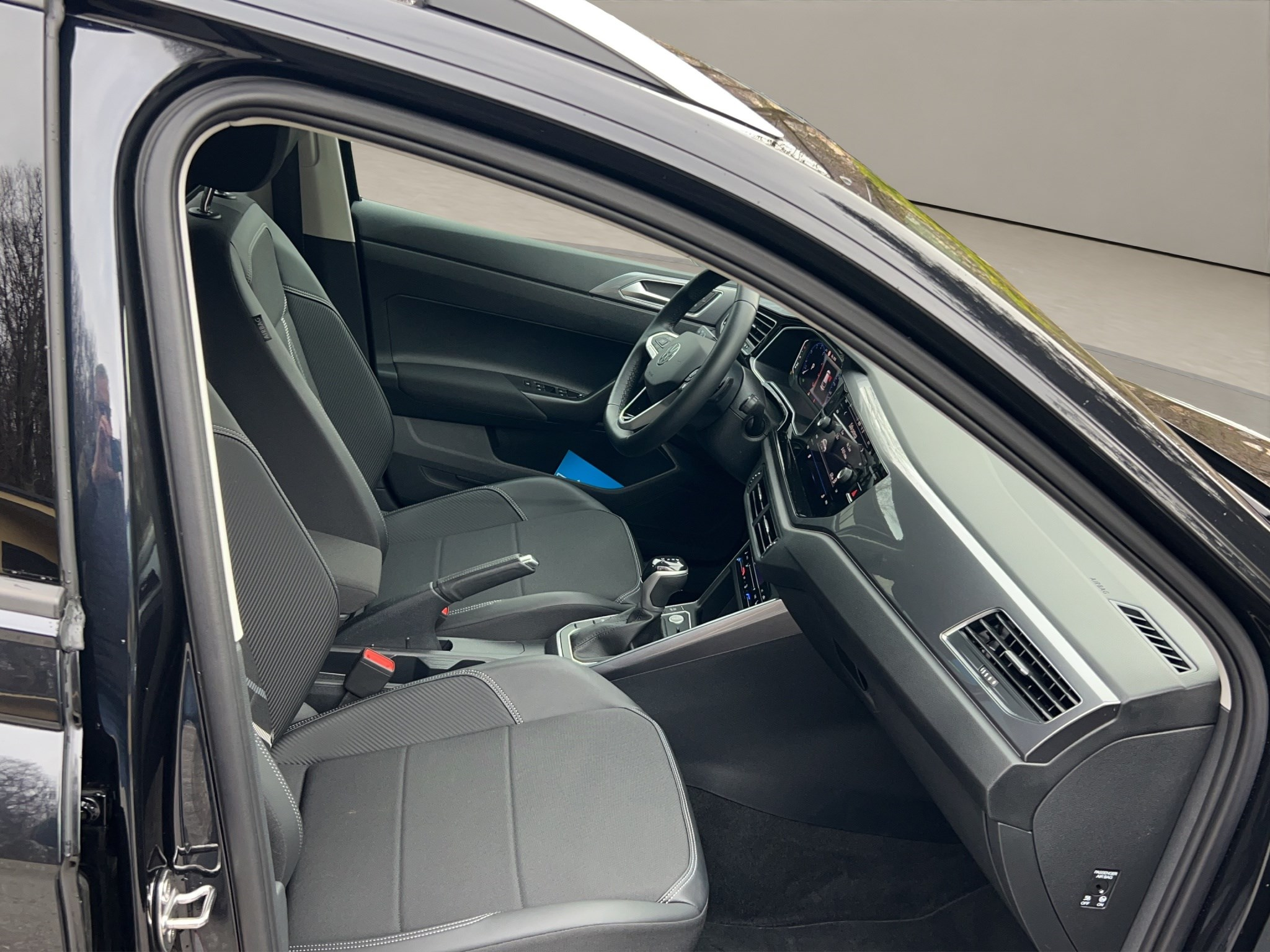 listing desktop thumbnail image 15