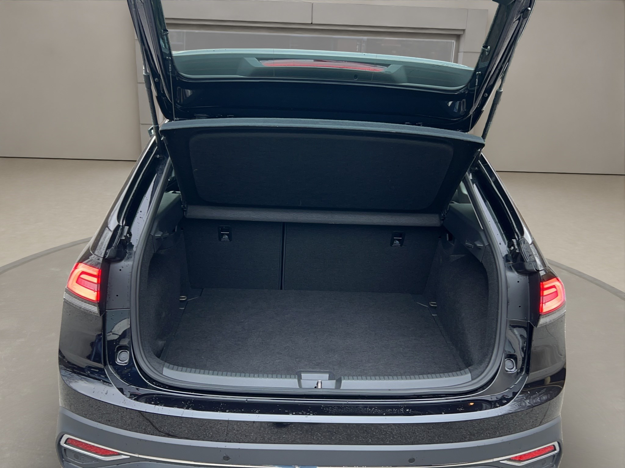 listing desktop thumbnail image 17