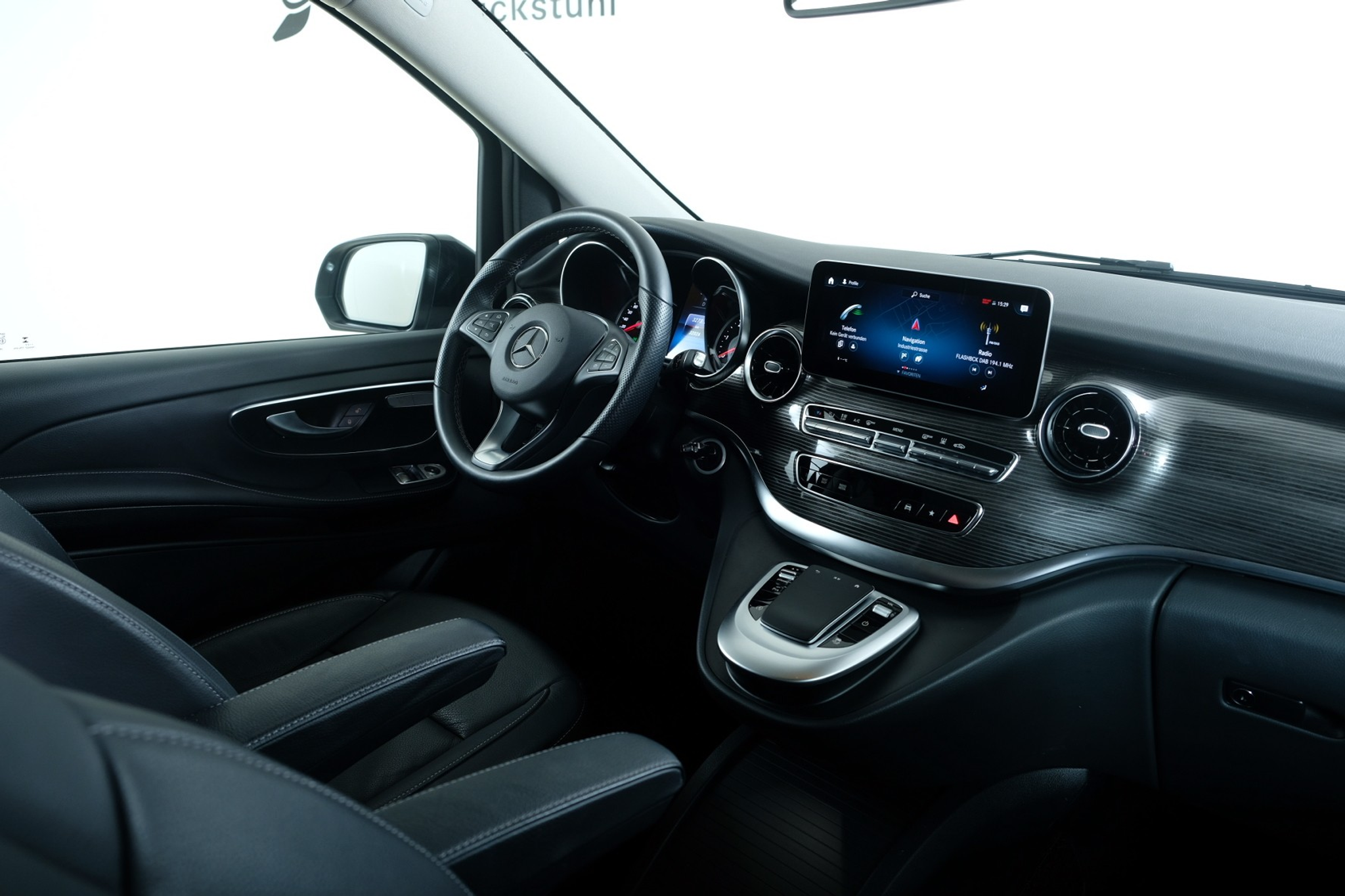 listing desktop thumbnail image 6