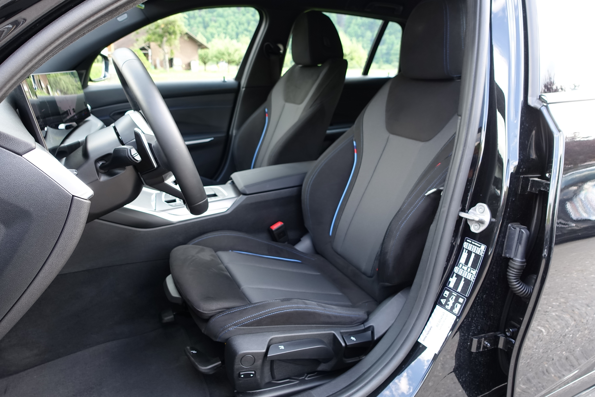 listing desktop thumbnail image 12