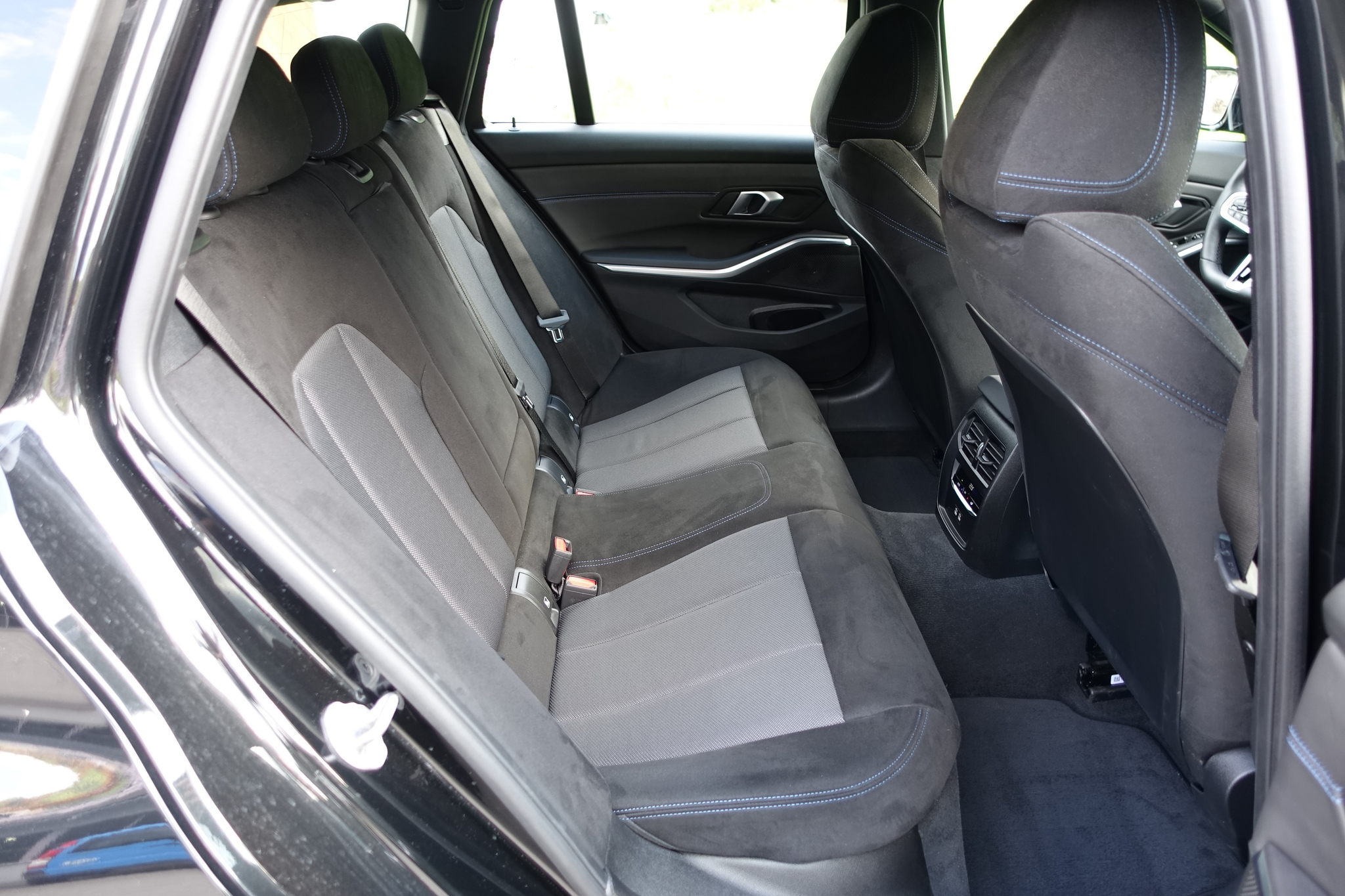 listing desktop thumbnail image 15