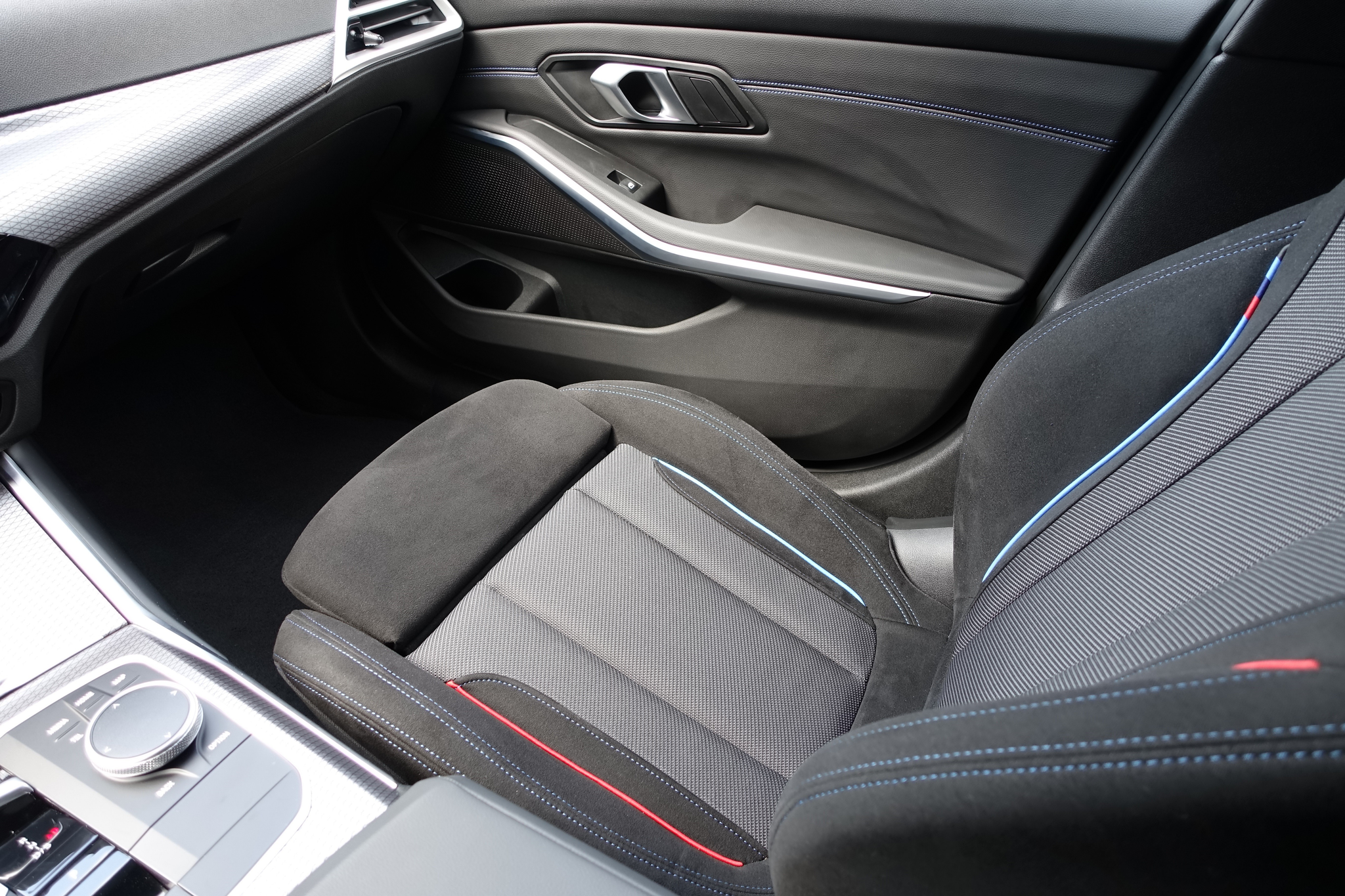 listing desktop thumbnail image 14