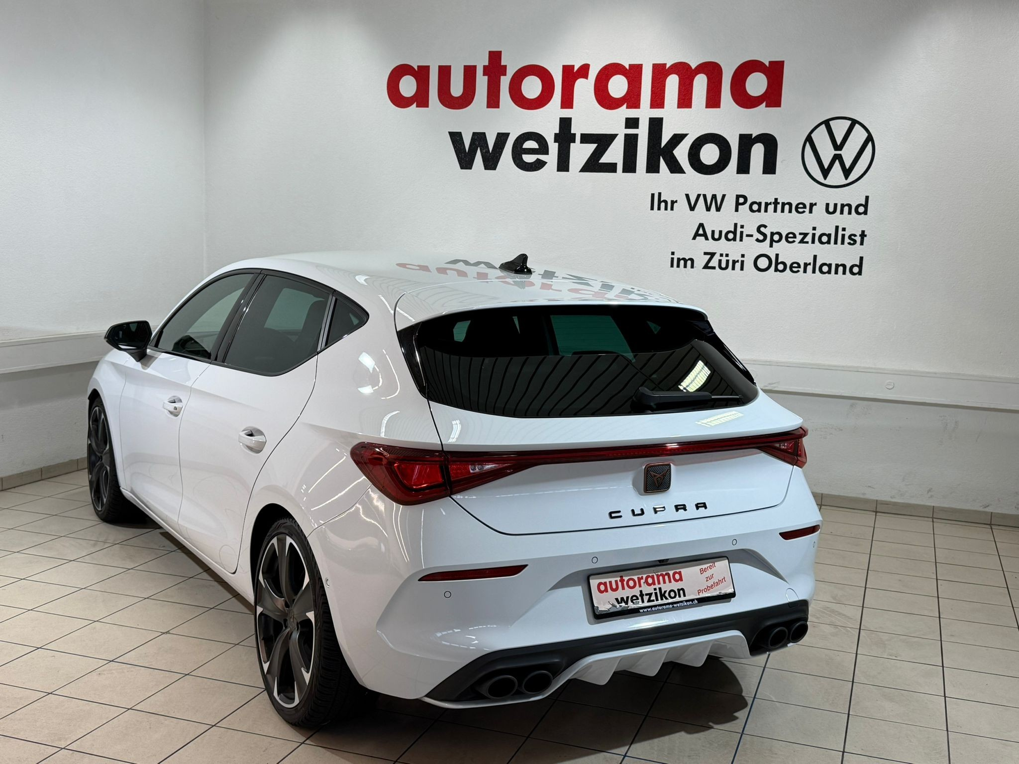 listing desktop thumbnail image 3