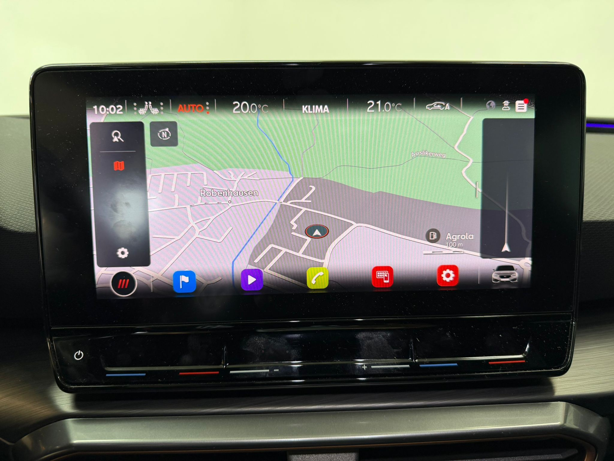 listing desktop thumbnail image 10