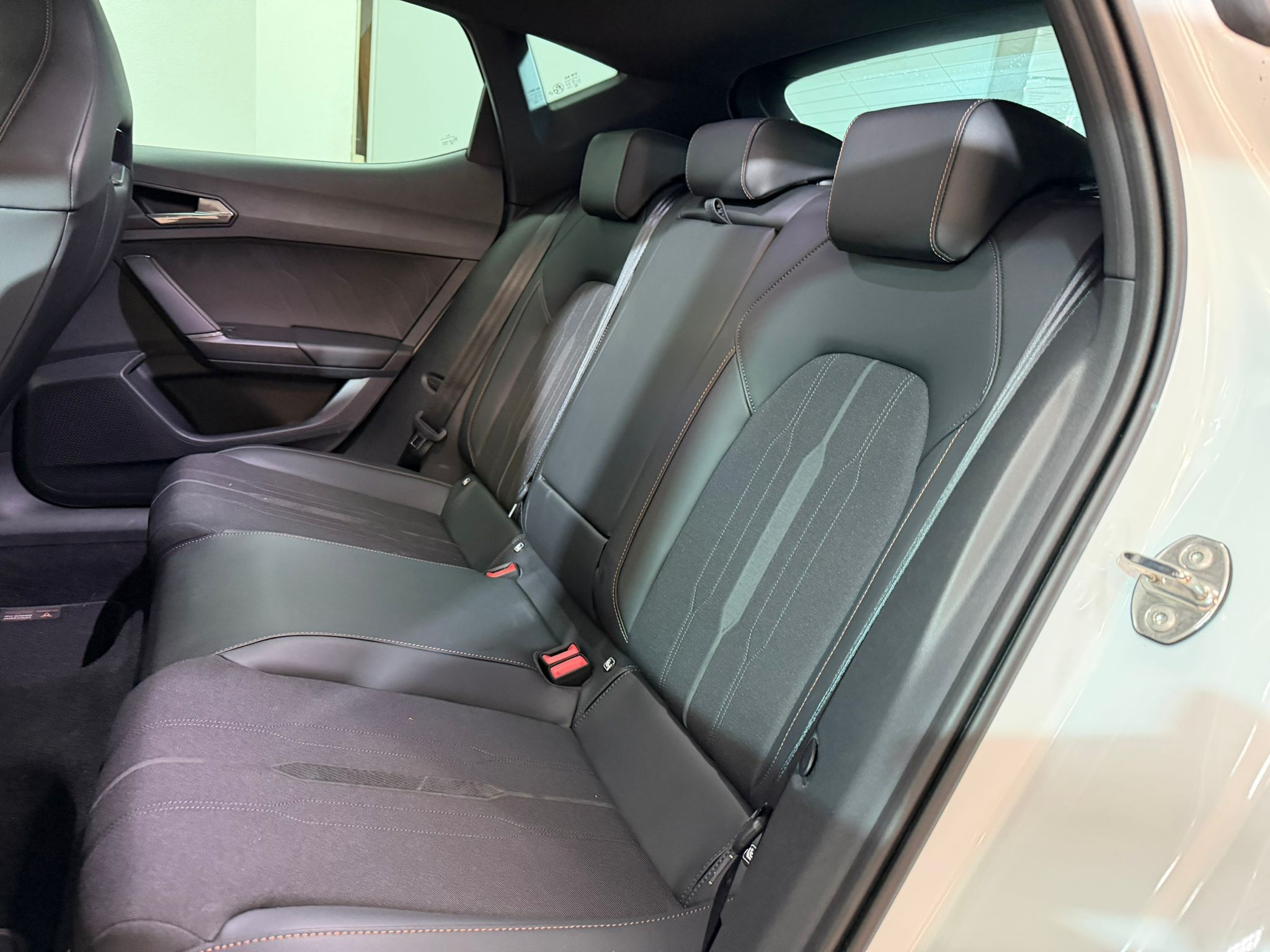 listing desktop thumbnail image 7