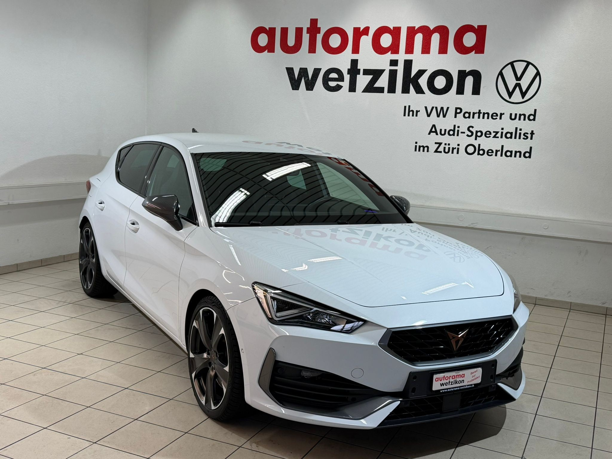 listing desktop thumbnail image 1