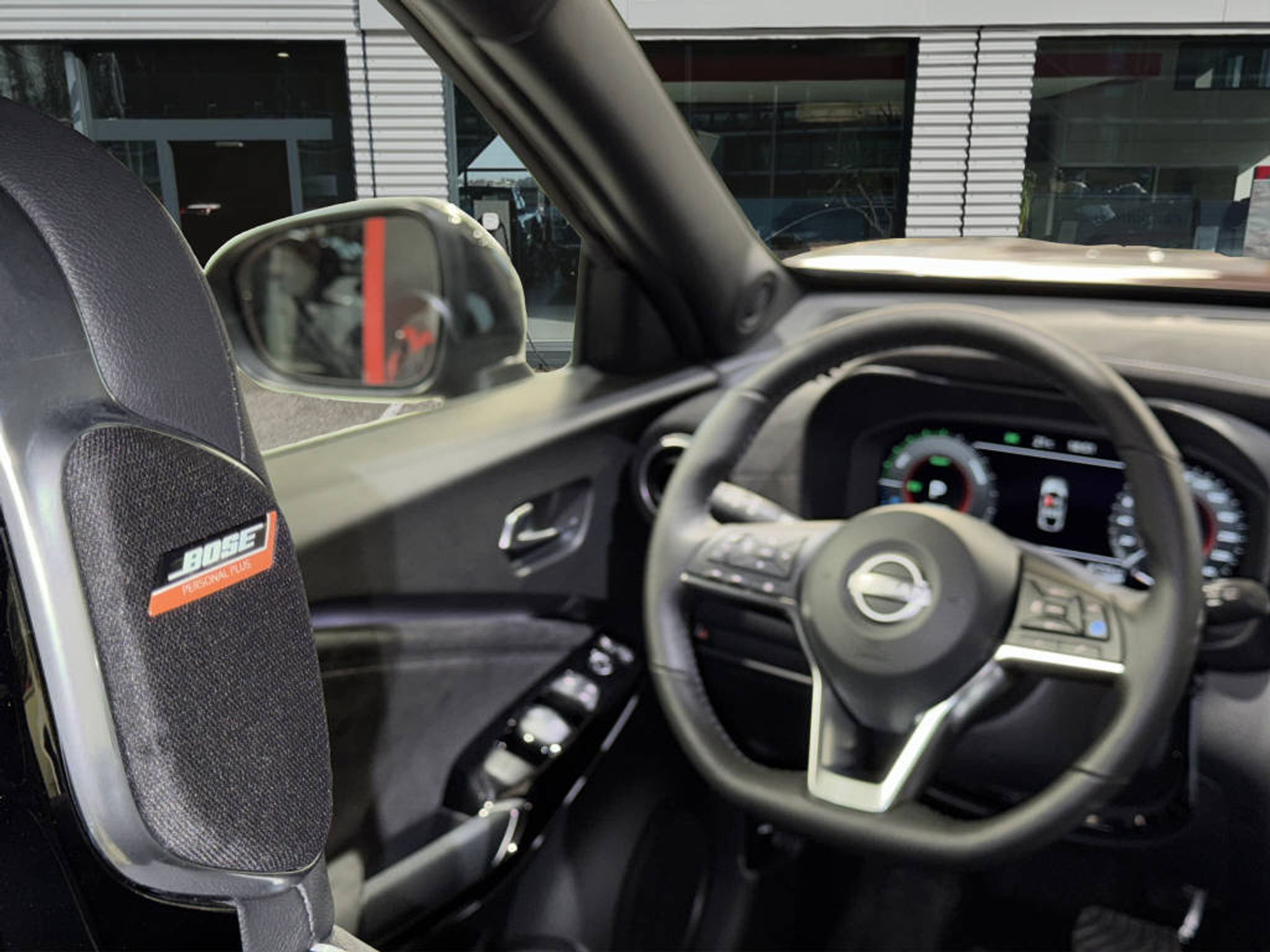 listing desktop thumbnail image 18