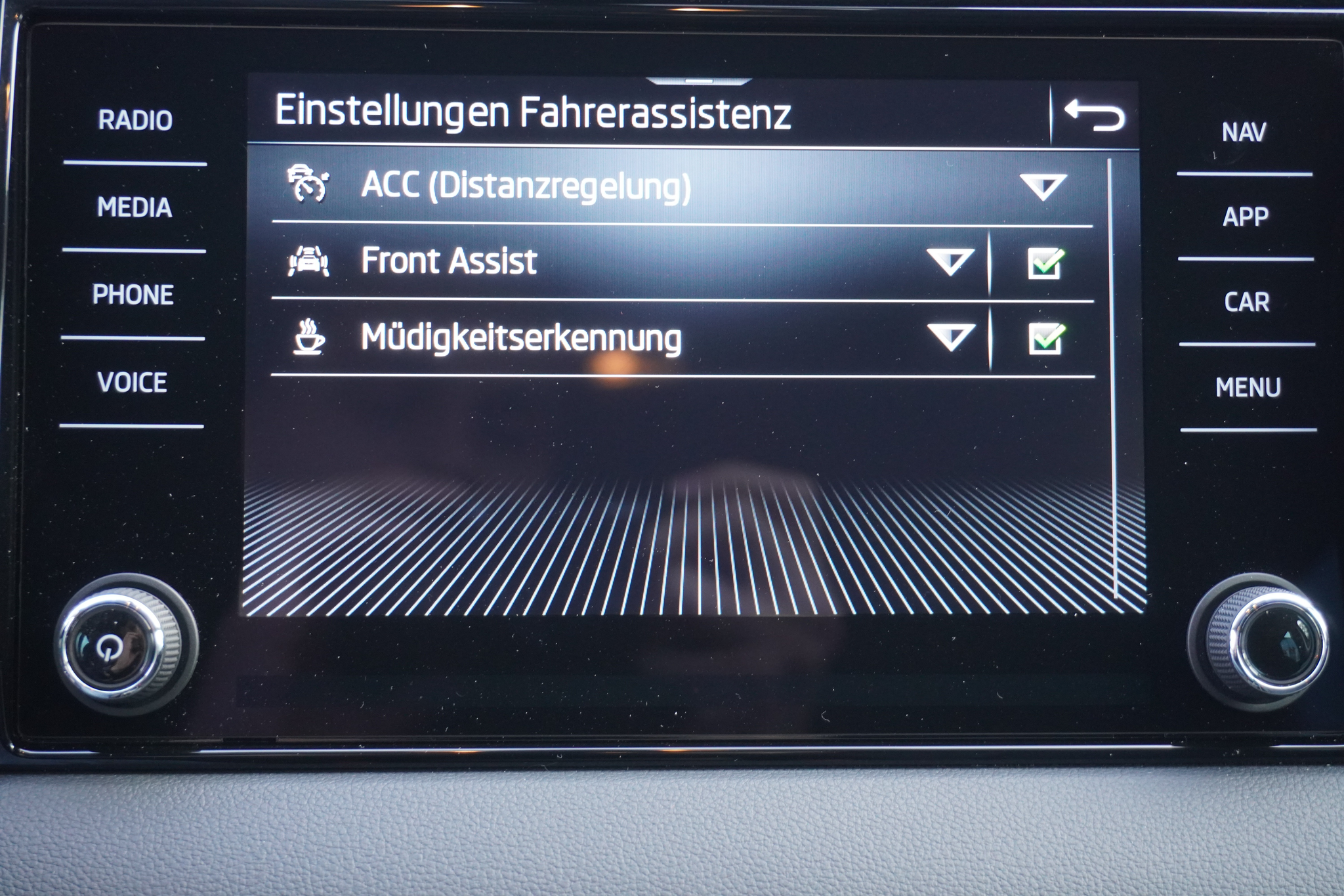 listing desktop thumbnail image 23