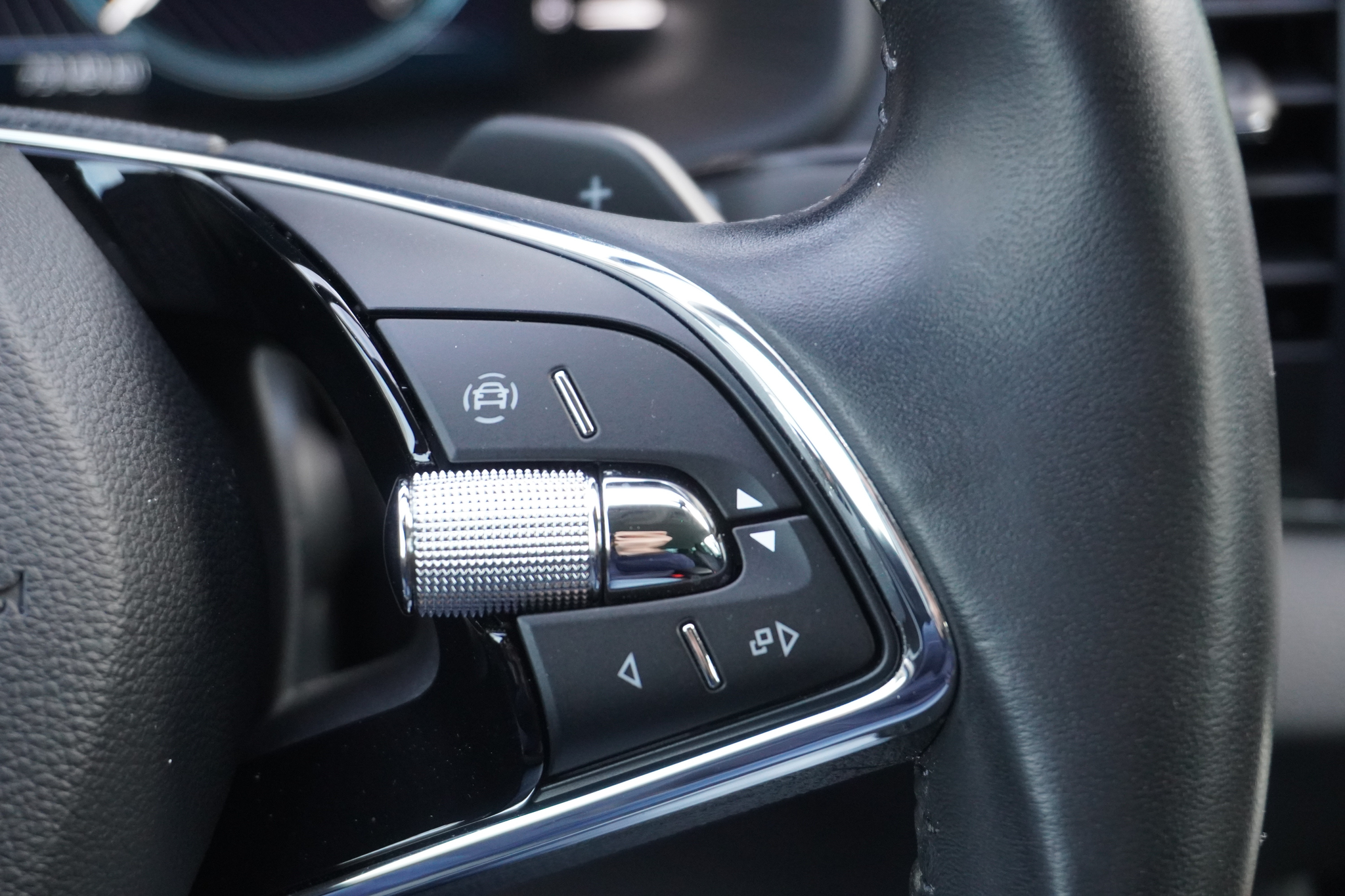 listing desktop thumbnail image 25