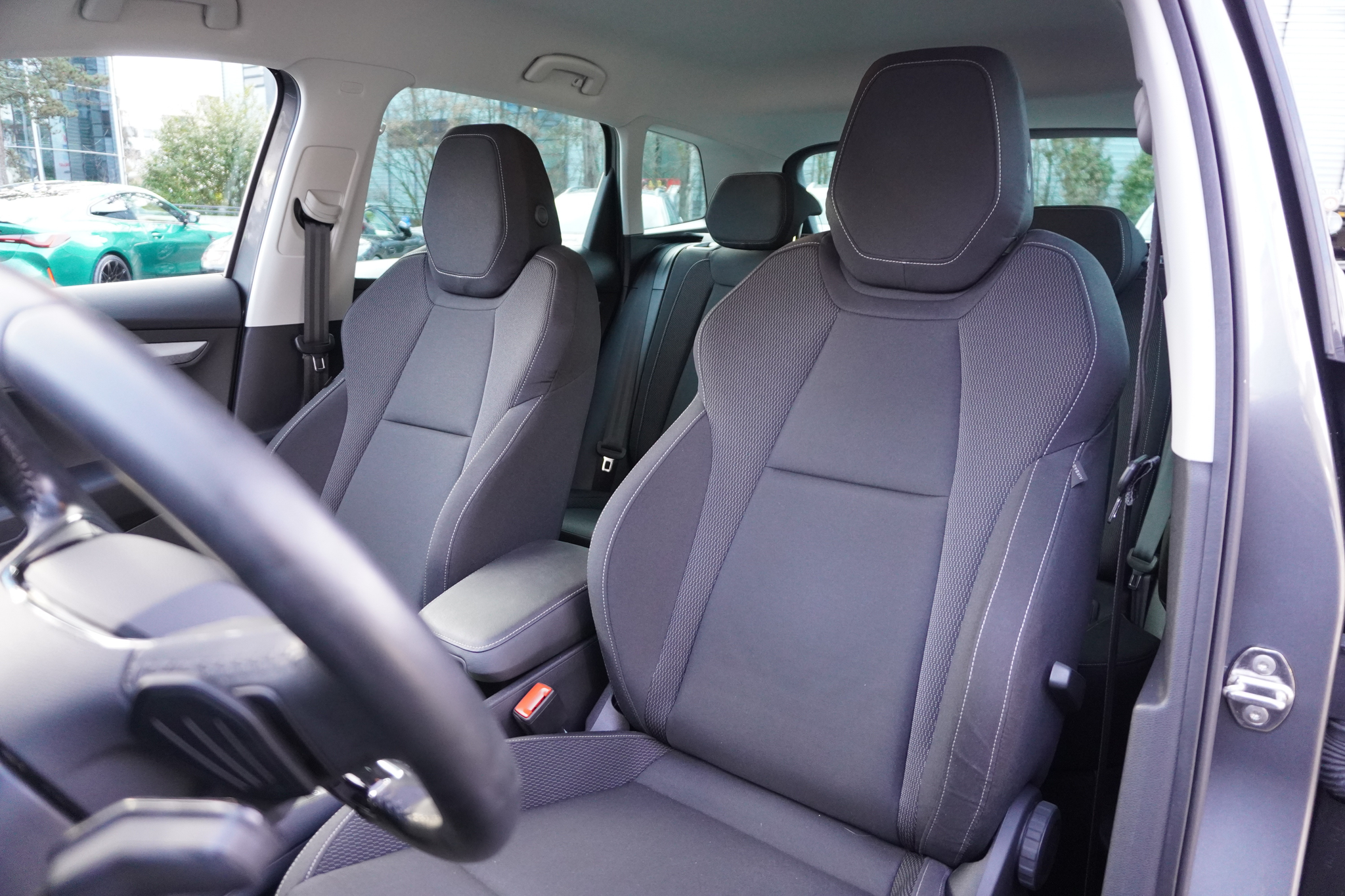 listing desktop thumbnail image 10