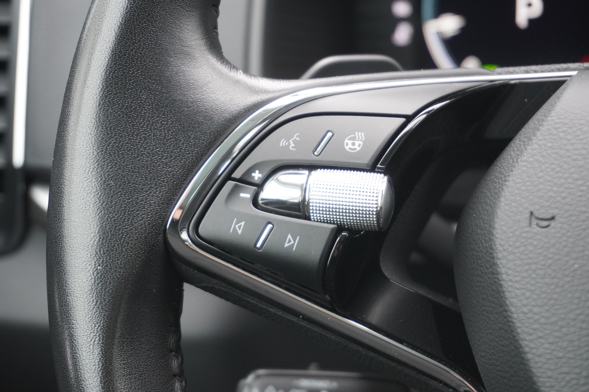 listing desktop thumbnail image 16