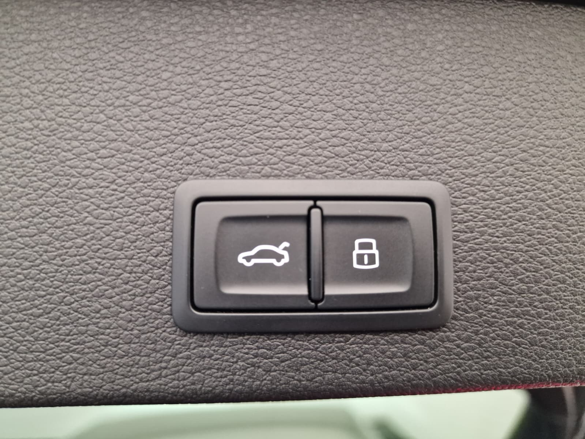 listing desktop thumbnail image 17