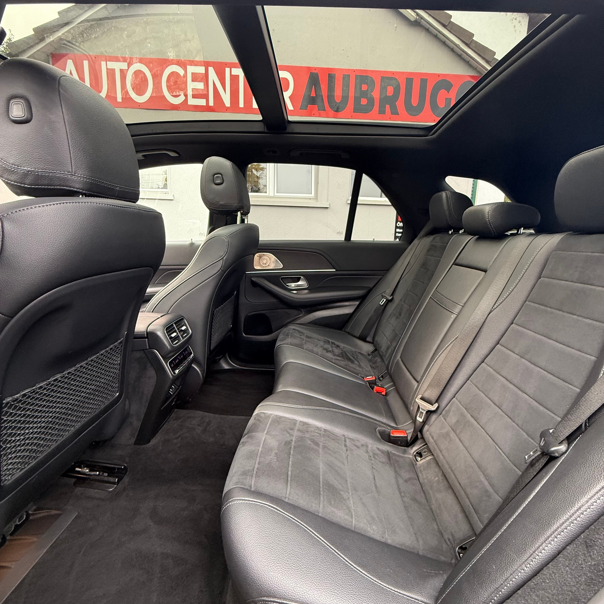 listing desktop thumbnail image 23