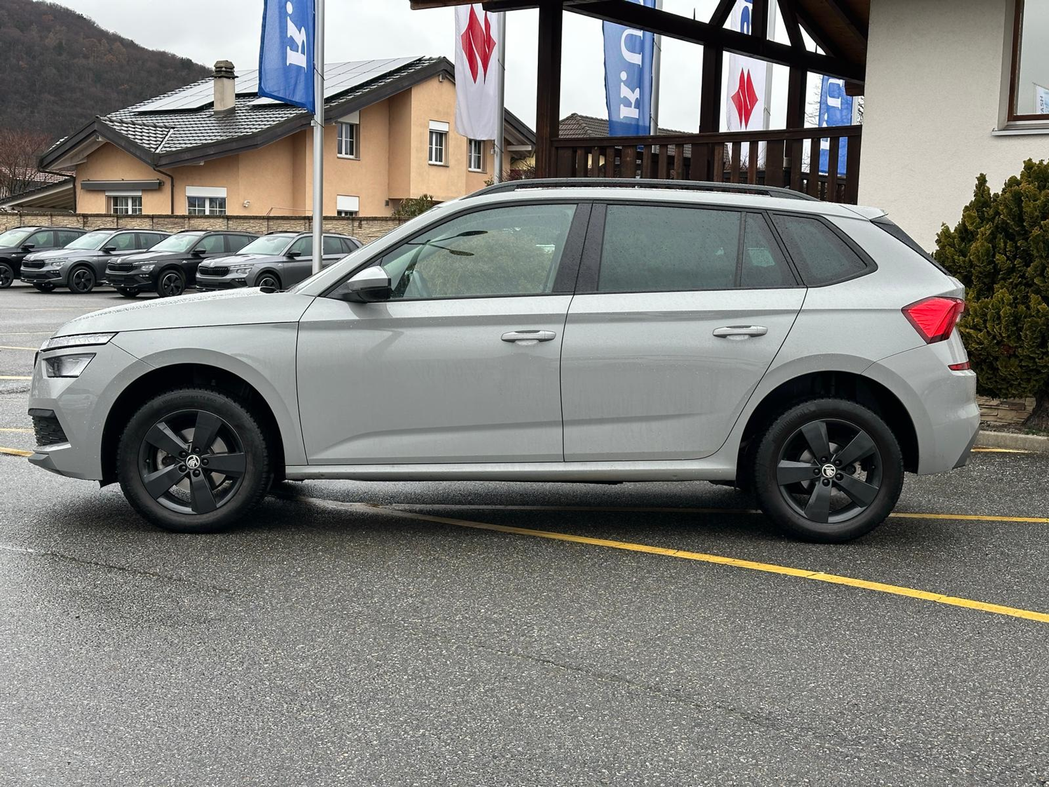 listing desktop thumbnail image 1