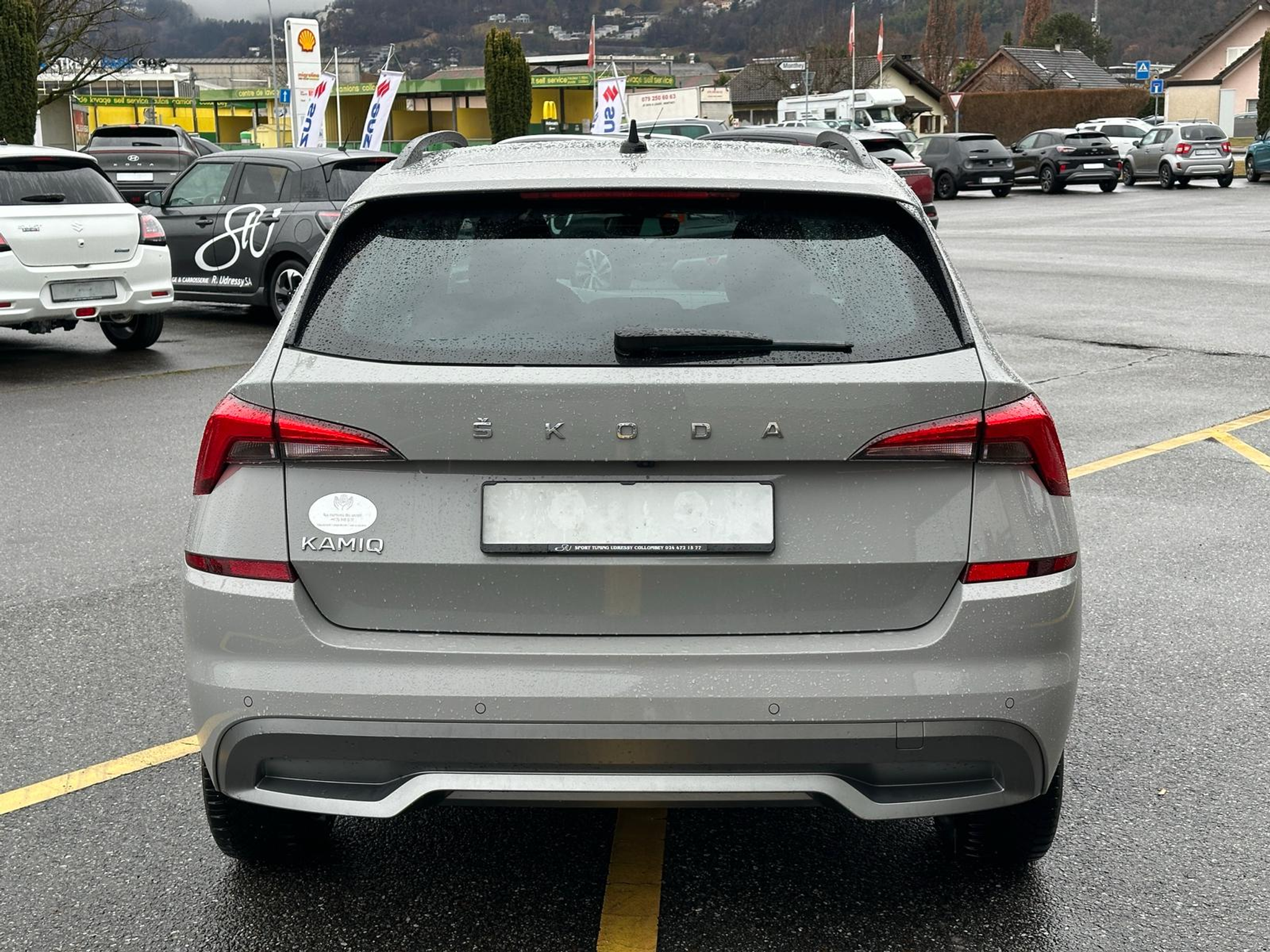 listing desktop thumbnail image 3