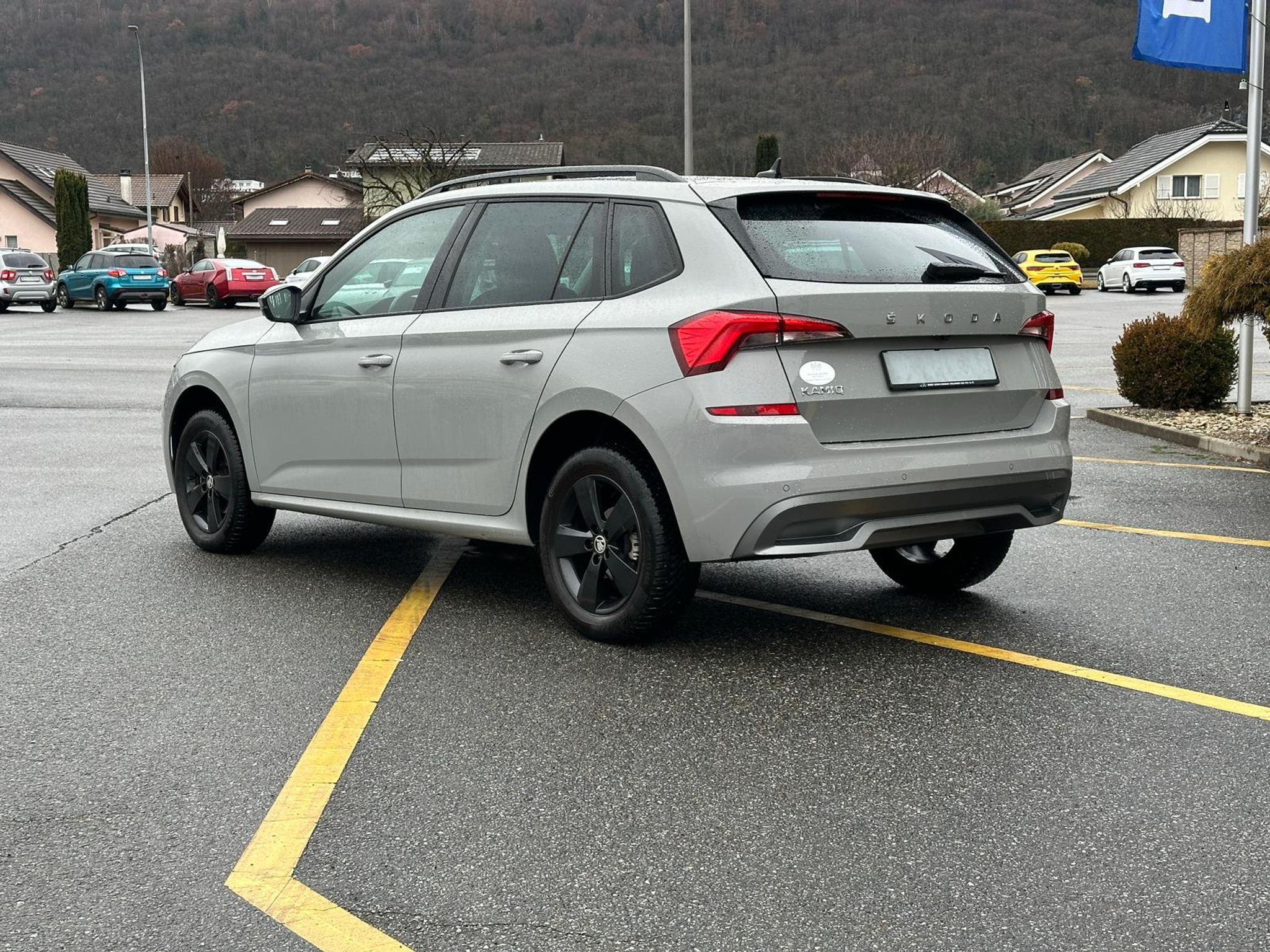 listing desktop thumbnail image 2