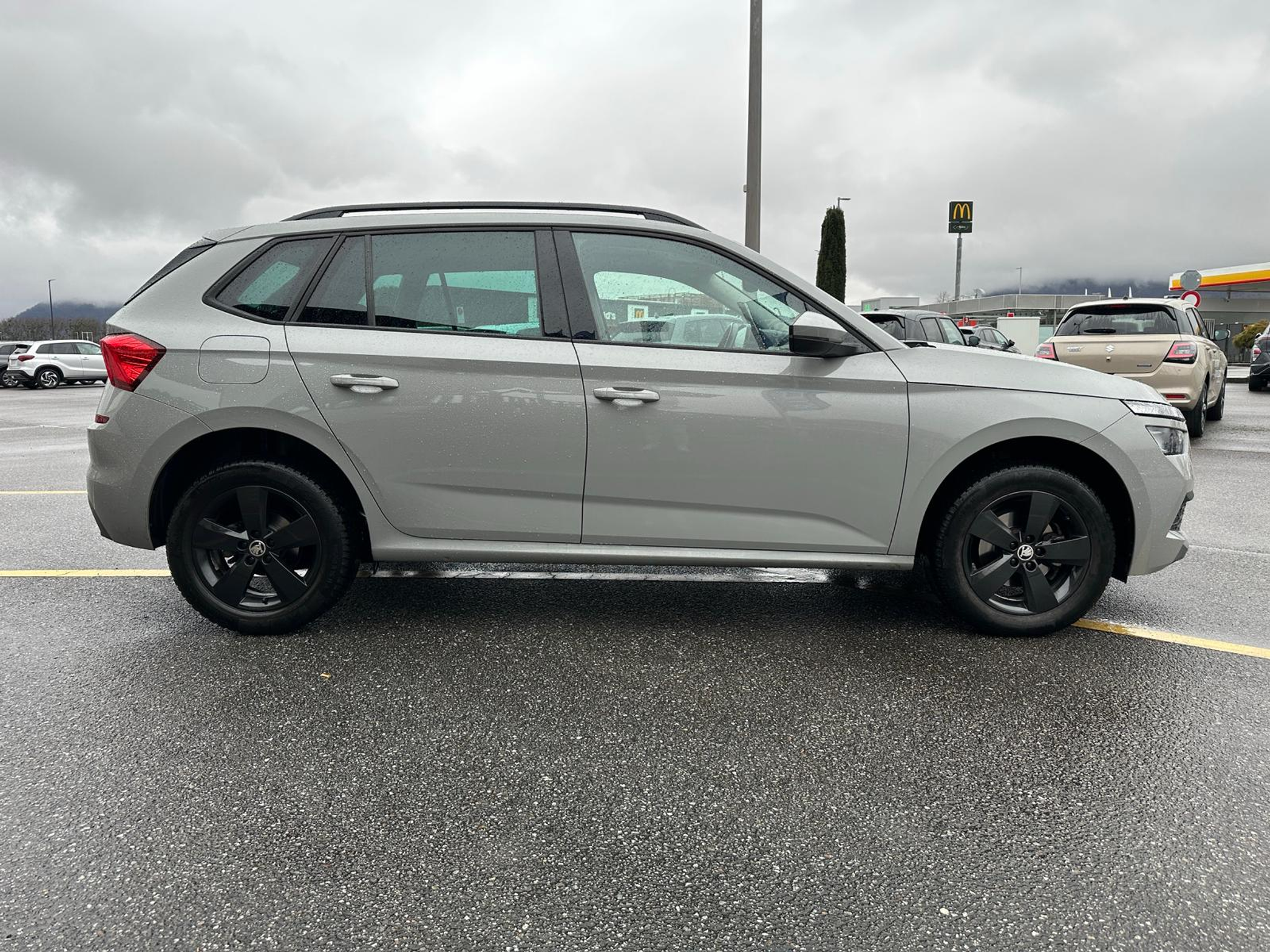 listing desktop thumbnail image 5