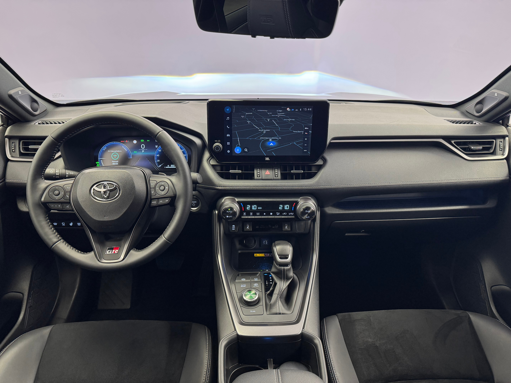 listing desktop thumbnail image 5