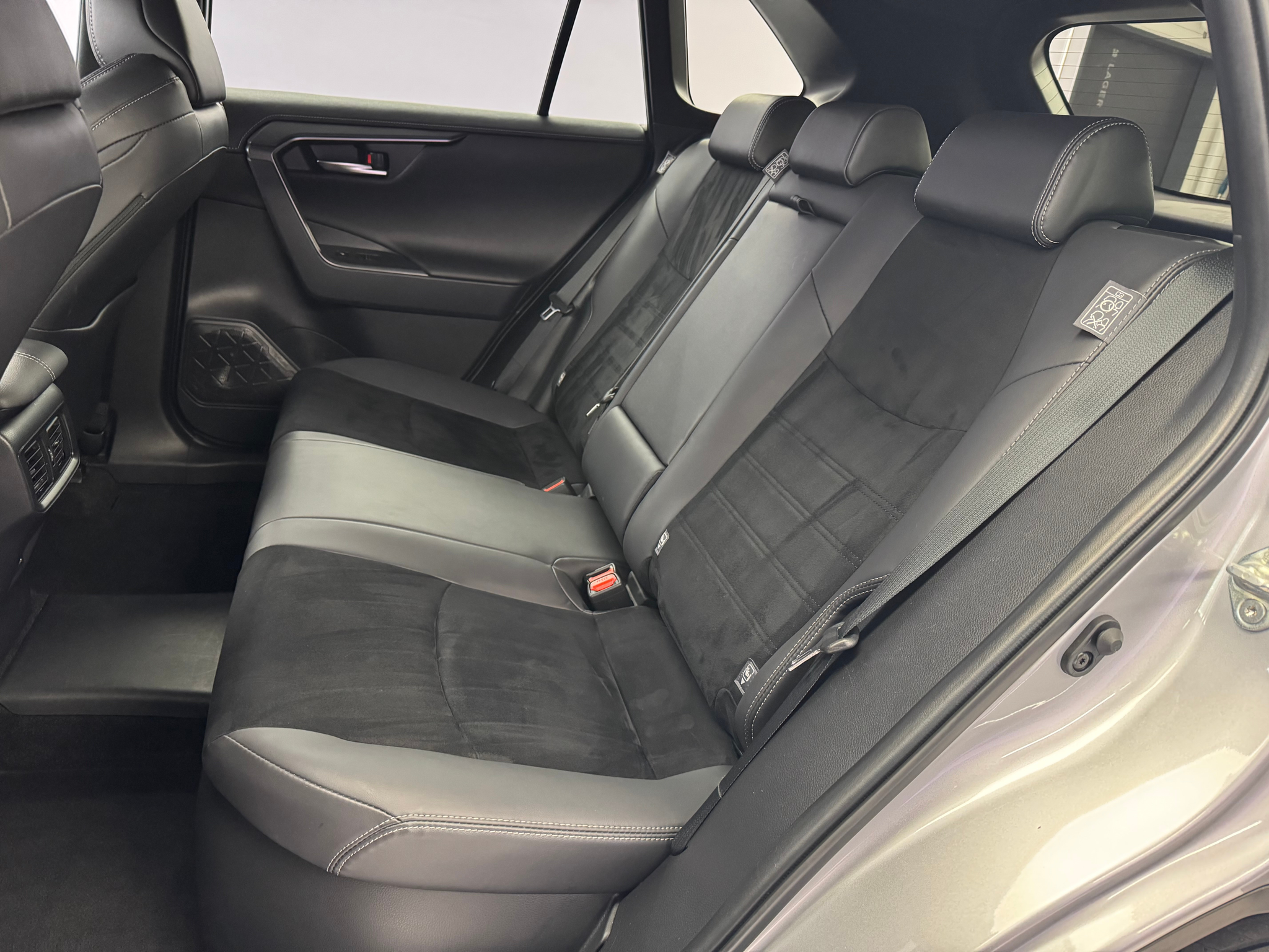 listing desktop thumbnail image 9