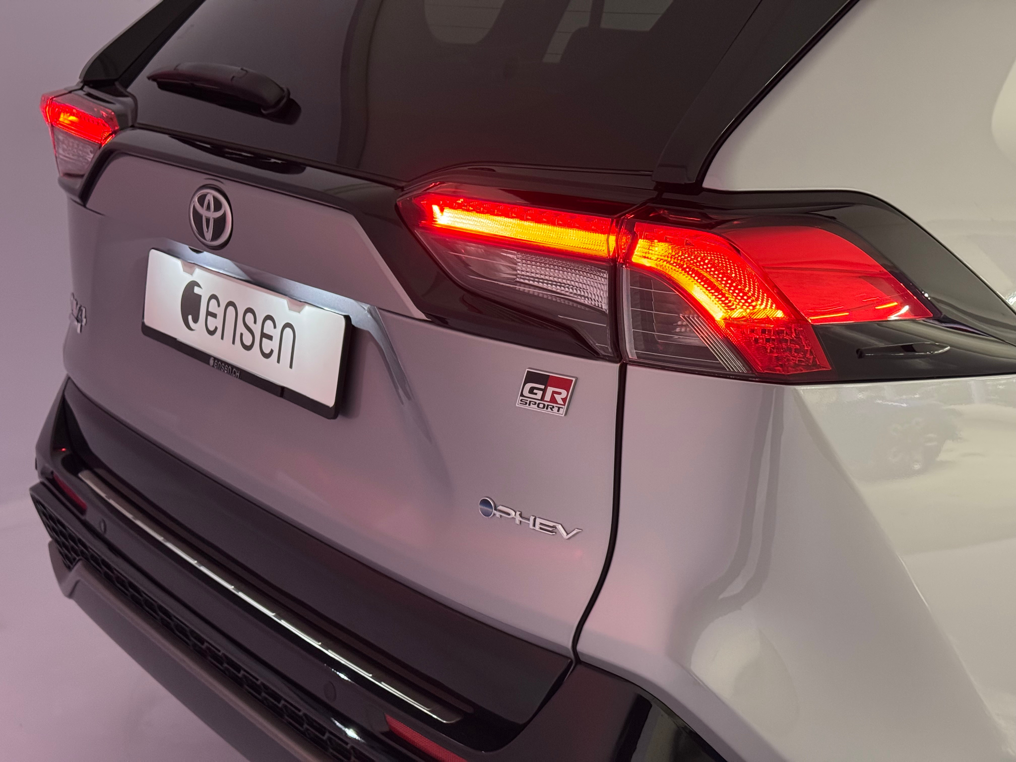 listing desktop thumbnail image 16